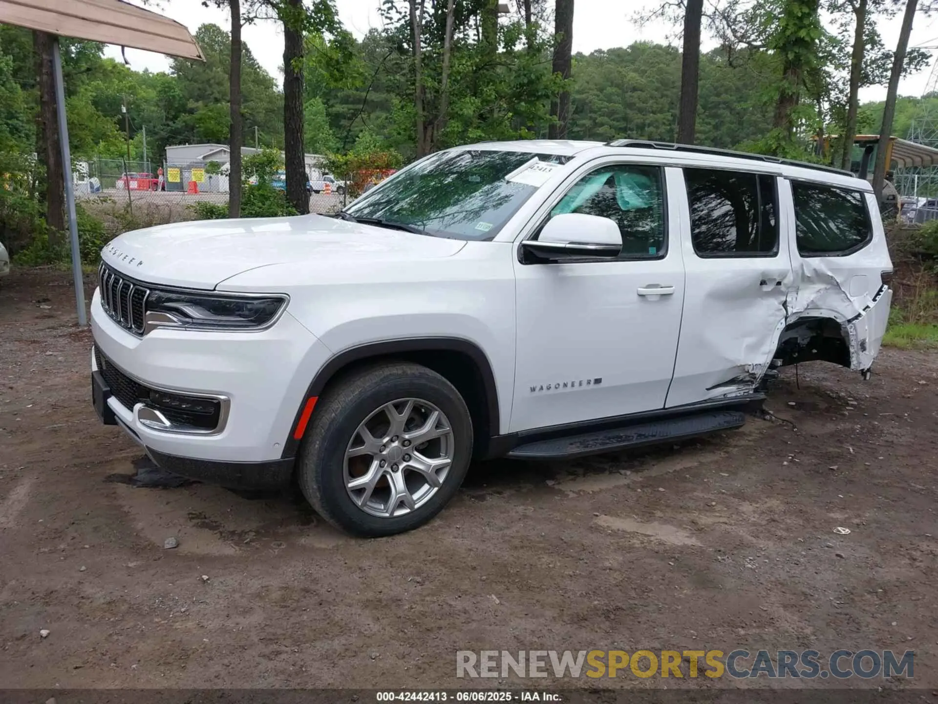 2 Photograph of a damaged car 1C4SJVBTXNS178729 JEEP WAGONEER 2022