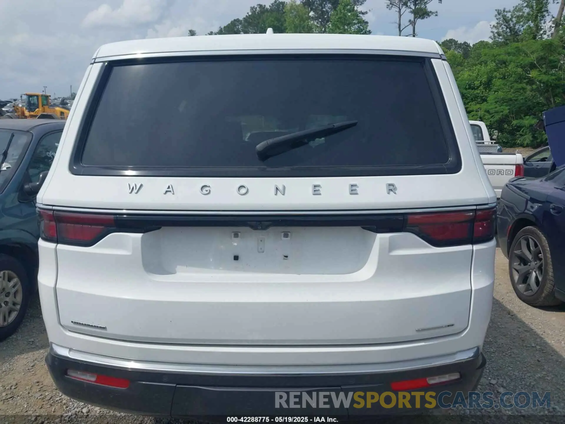 16 Photograph of a damaged car 1C4SJVDT0NS211461 JEEP WAGONEER 2022