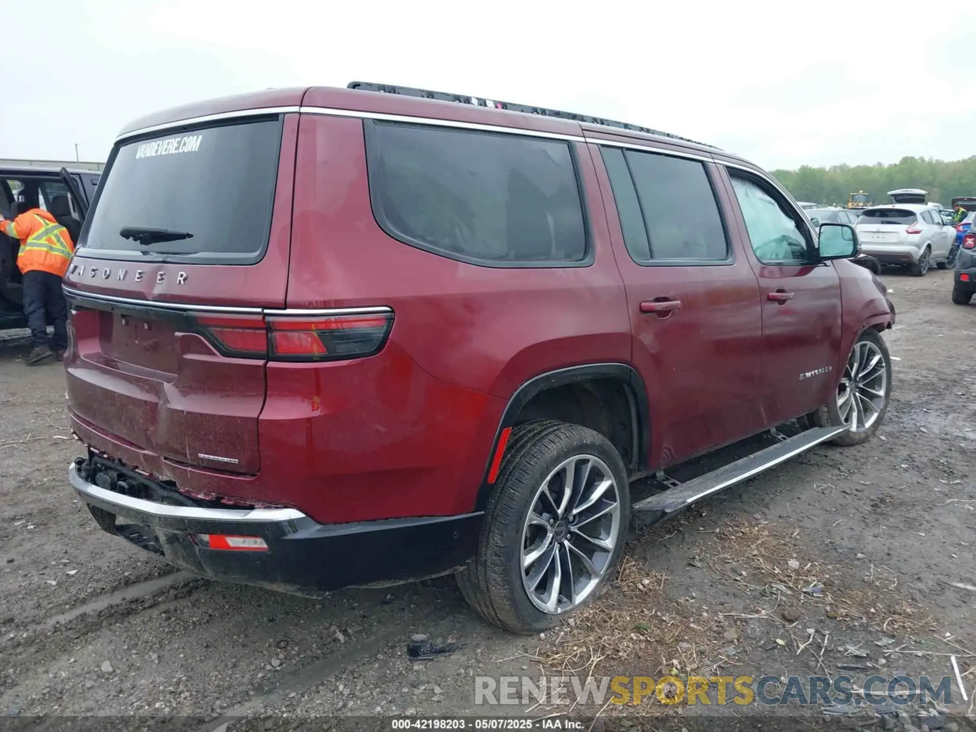 4 Фотография поврежденного автомобиля 1C4SJVDT1NS227765 JEEP WAGONEER 2022
