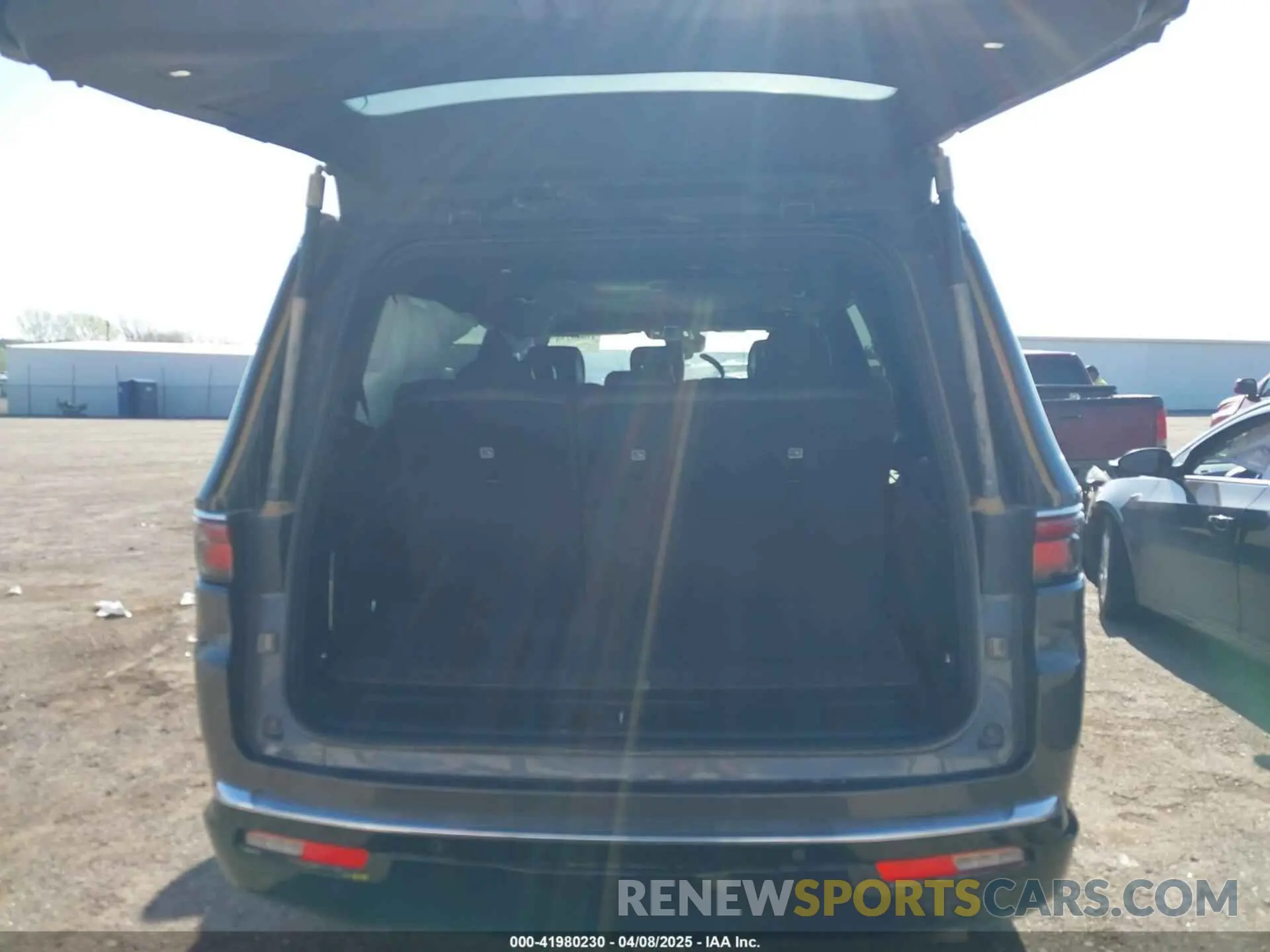 16 Photograph of a damaged car 1C4SJVDT5NS178893 JEEP WAGONEER 2022