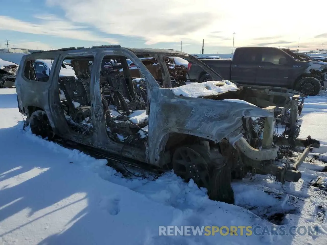 4 Photograph of a damaged car 1C4SJSDPXPS543072 JEEP WAGONEER 2023