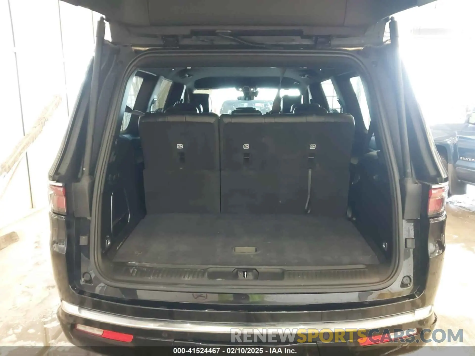 17 Photograph of a damaged car 1C4SJVAP8RS100704 JEEP WAGONEER 2024