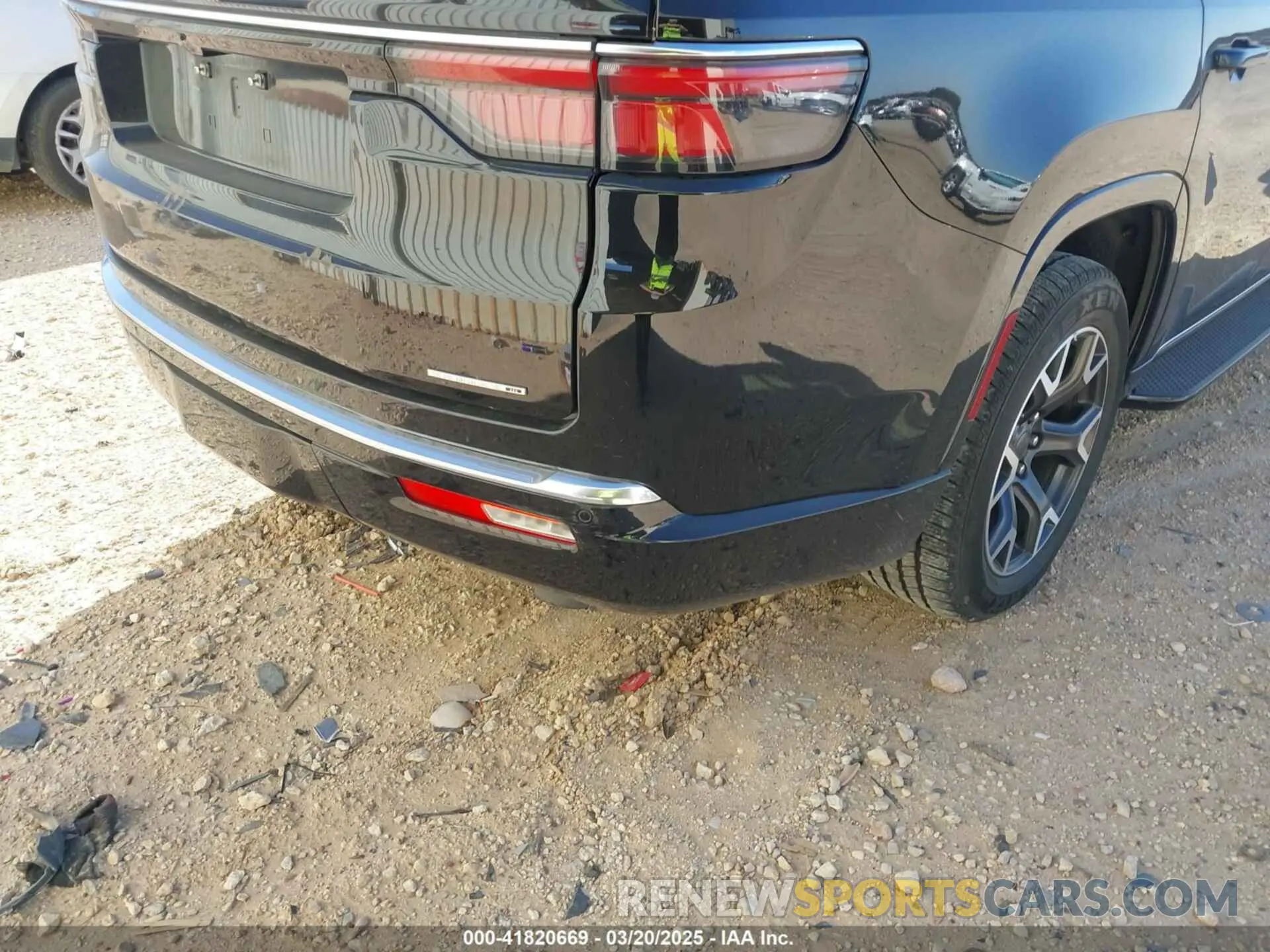 6 Photograph of a damaged car 1C4SJVDP5RS174884 JEEP WAGONEER 2024