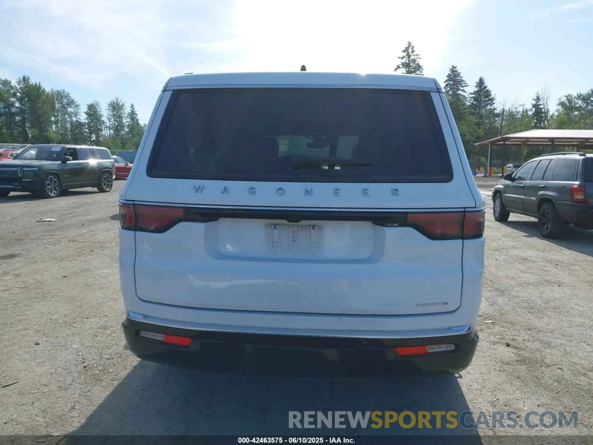 17 Photograph of a damaged car 1C4SJVDP7RS168391 JEEP WAGONEER 2024