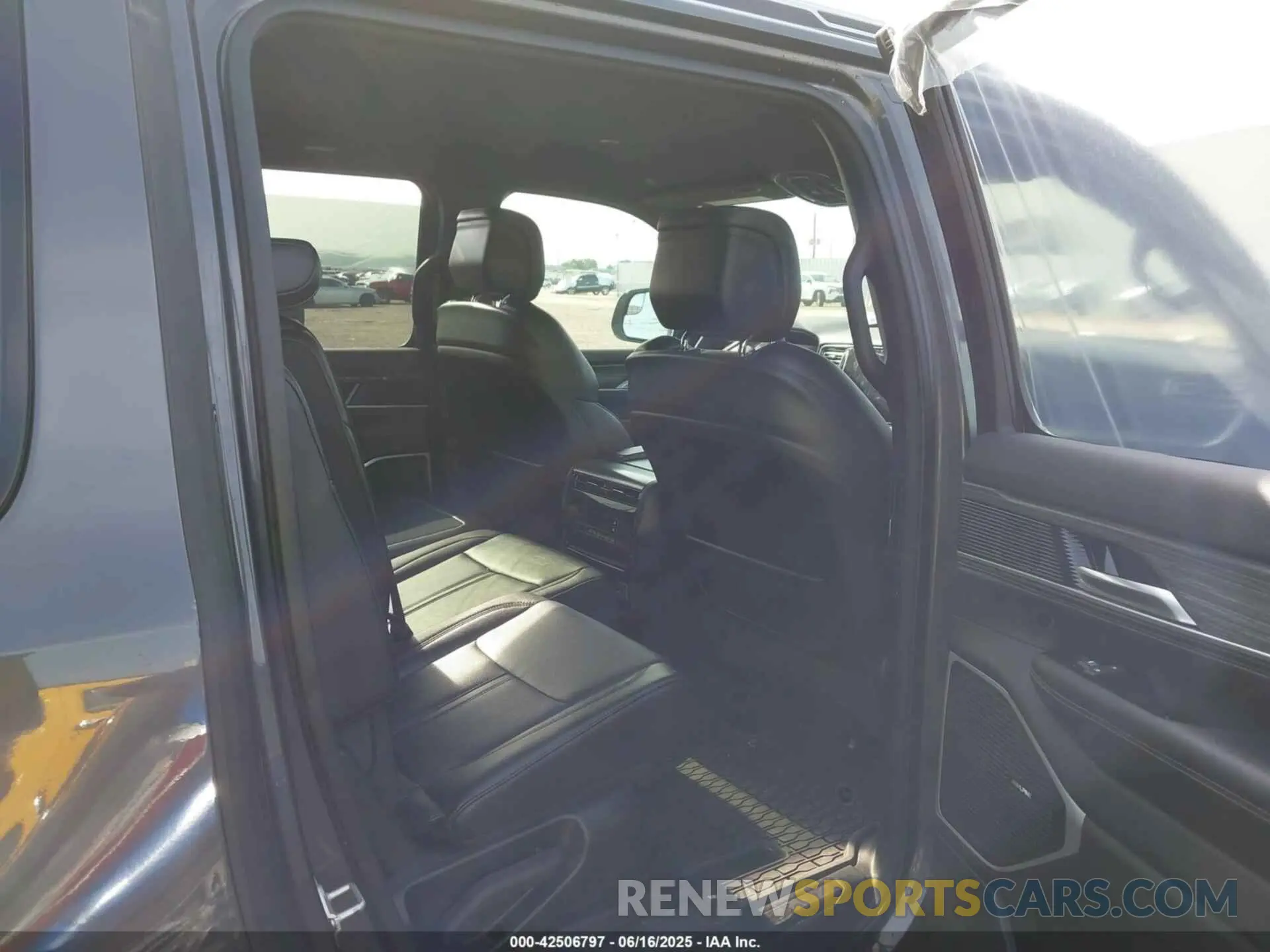 8 Photograph of a damaged car 1C4SJRBP8RS177563 JEEP WAGONEER L 2024
