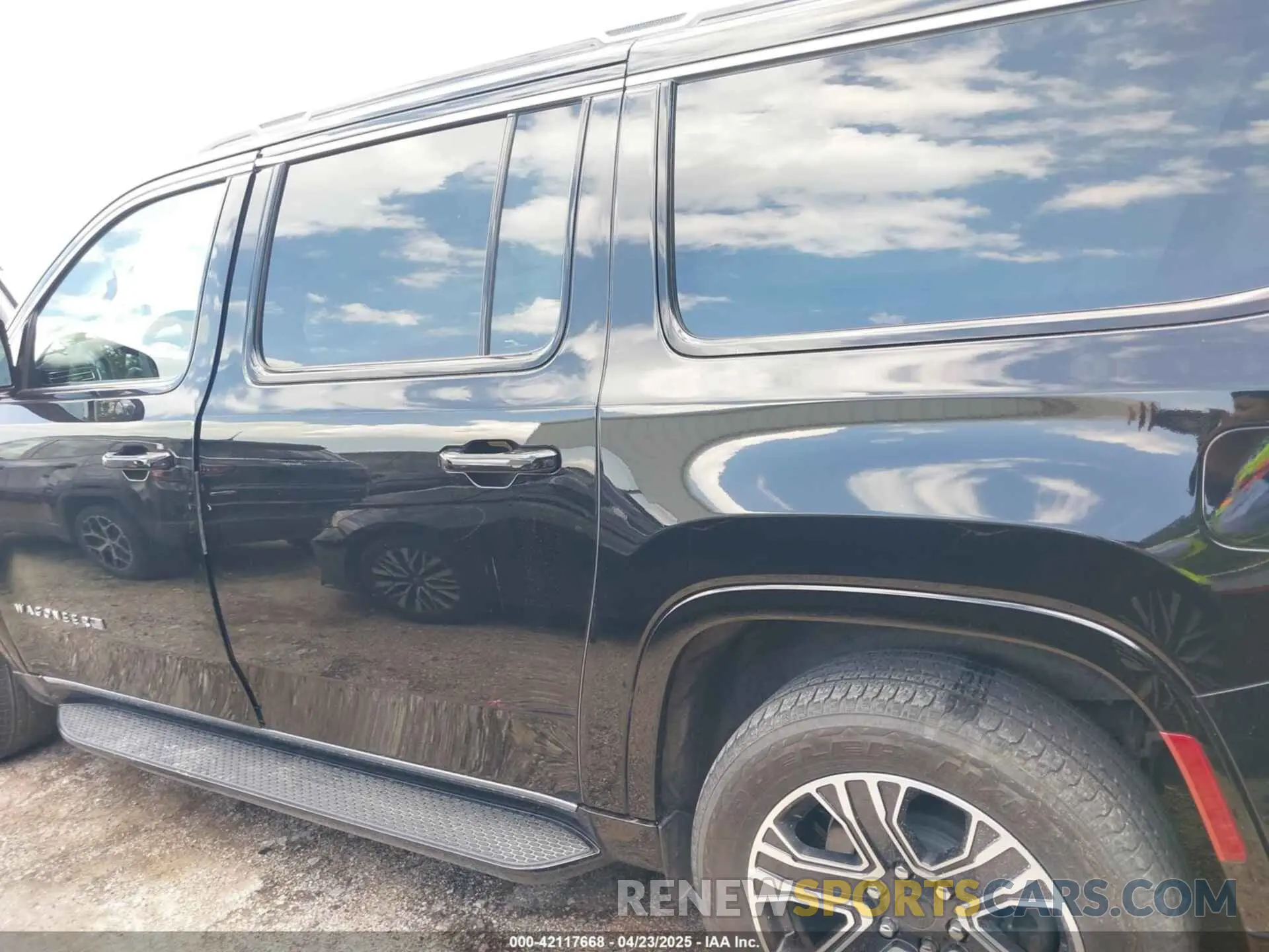 14 Фотография поврежденного автомобиля 1C4SJSBP3RS144736 JEEP WAGONEER L 2024