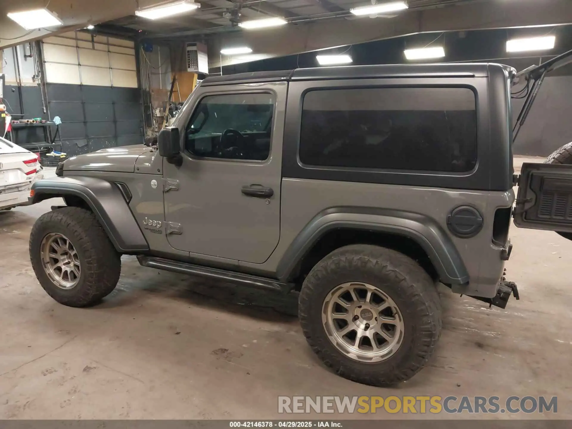 3 Фотография поврежденного автомобиля 1C4GJXAN4KW545438 JEEP WRANGLER 2019