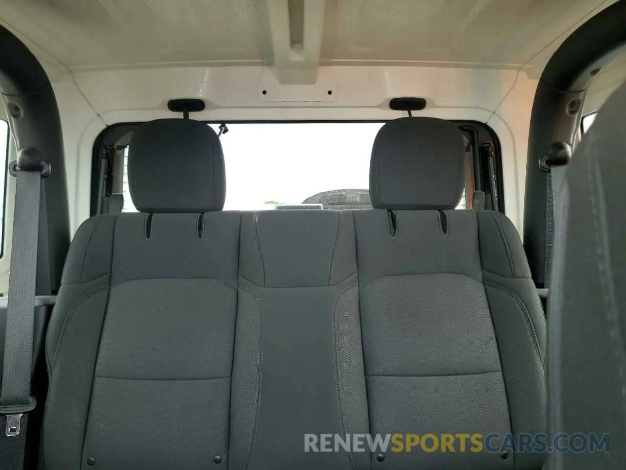10 Photograph of a damaged car 1C4HJXAN2KW609433 JEEP WRANGLER 2019