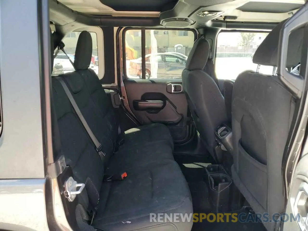 10 Photograph of a damaged car 1C4HJXDG6KW650404 JEEP WRANGLER 2019