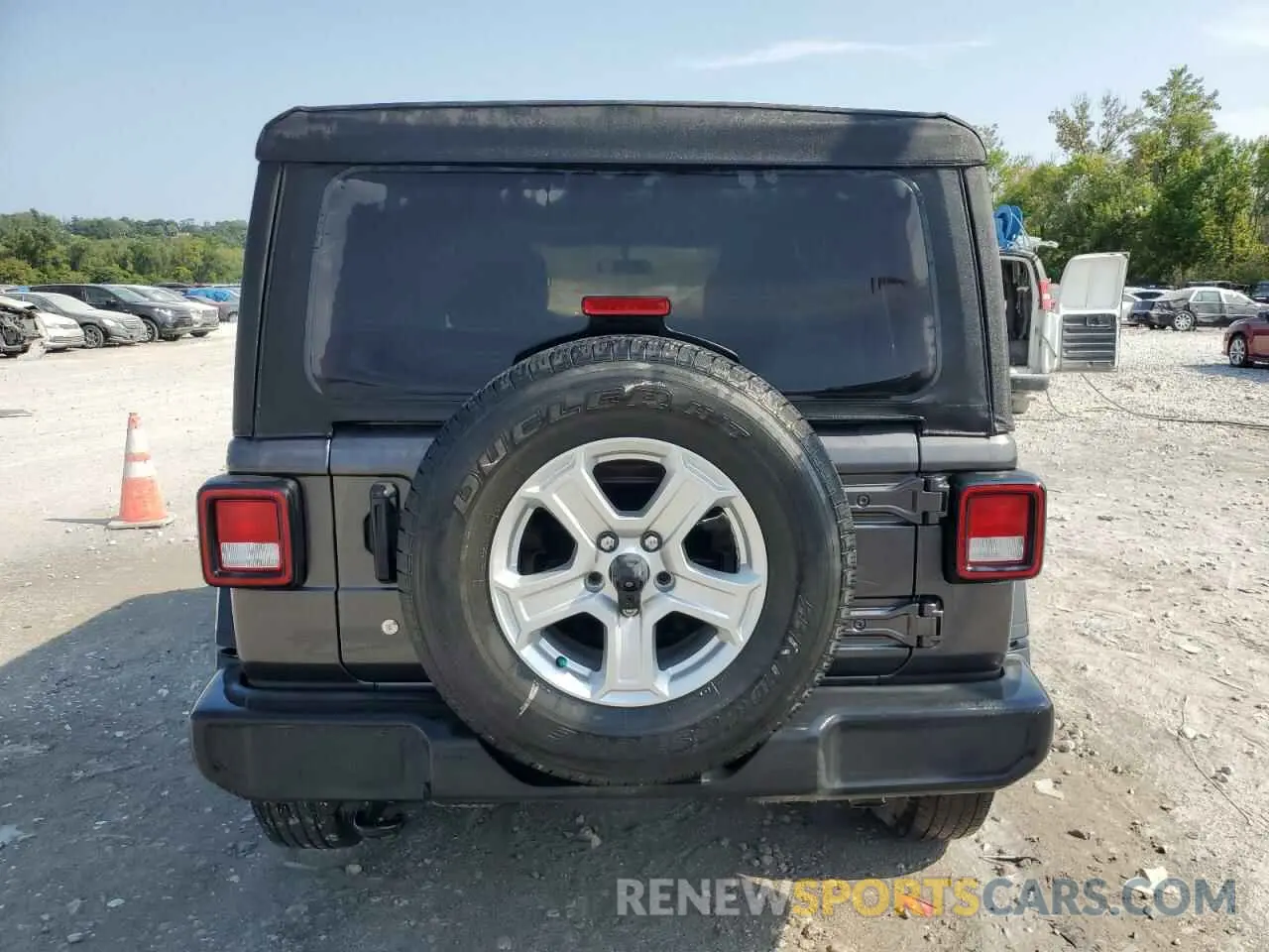 6 Photograph of a damaged car 1C4HJXDG8KW577553 JEEP WRANGLER 2019