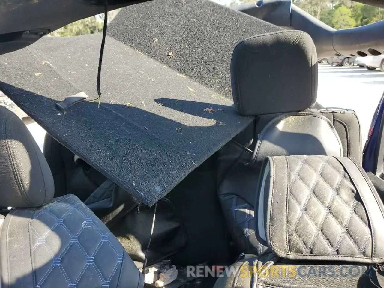 10 Photograph of a damaged car 1C4HJXDN5KW622995 JEEP WRANGLER 2019