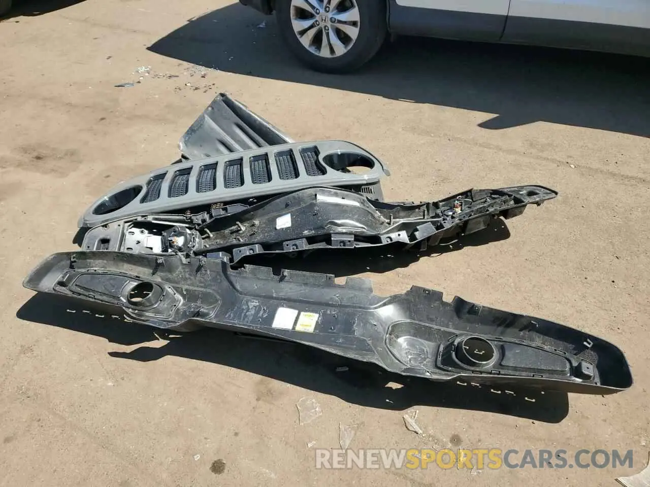 13 Photograph of a damaged car 1C4HJXEG3KW676702 JEEP WRANGLER 2019