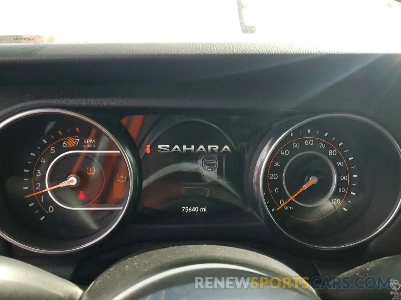 9 Фотография поврежденного автомобиля 1C4HJXEN0KW521751 JEEP WRANGLER 2019