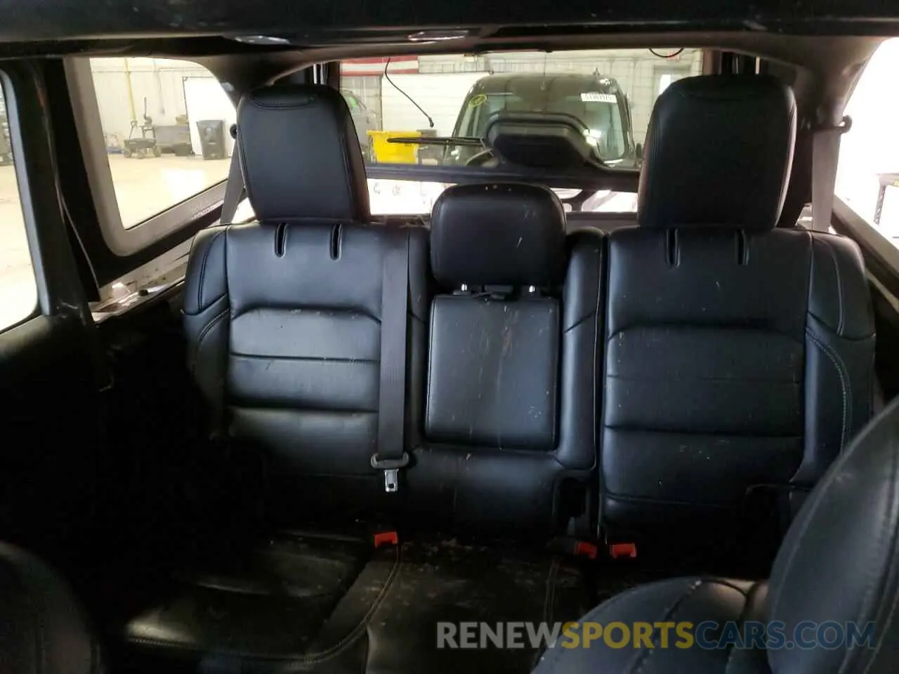 10 Photograph of a damaged car 1C4HJXEN3KW562942 JEEP WRANGLER 2019