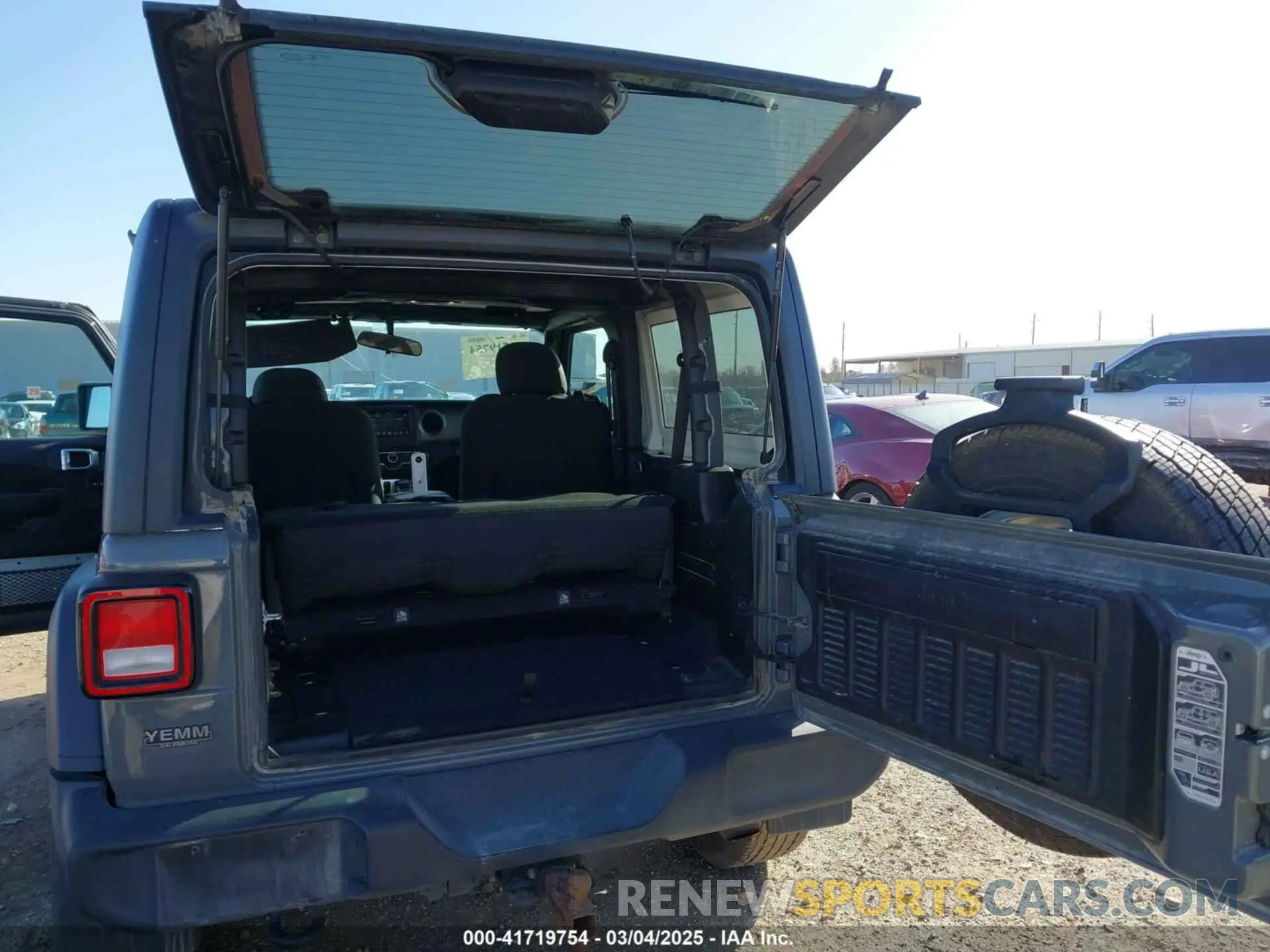 17 Photograph of a damaged car 1C4GJXAG4LW164787 JEEP WRANGLER 2020