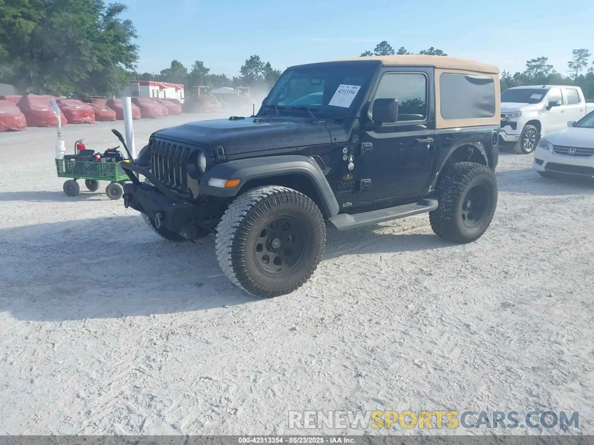 2 Фотография поврежденного автомобиля 1C4GJXAN1LW146701 JEEP WRANGLER 2020