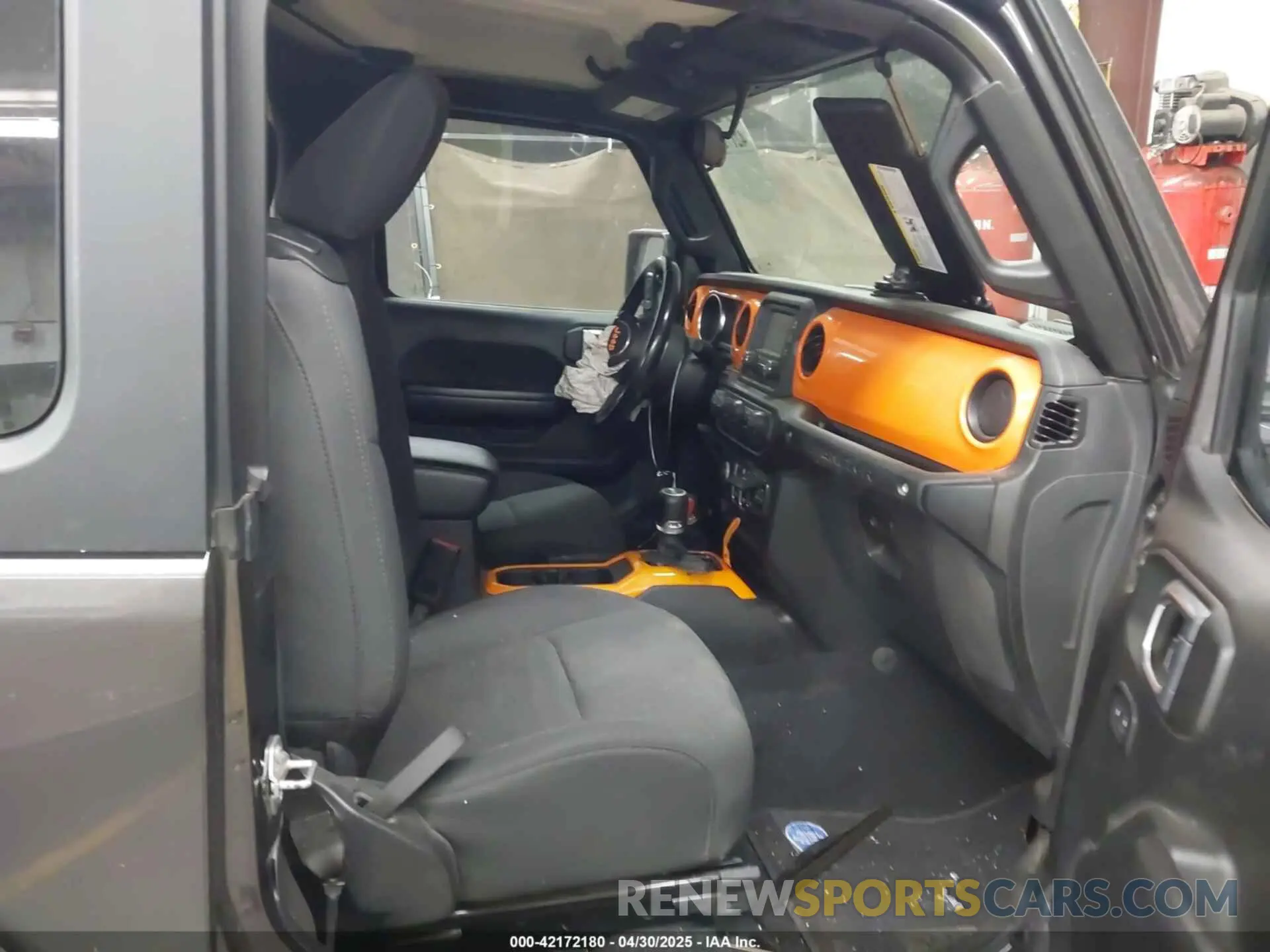 5 Photograph of a damaged car 1C4GJXAN4LW229040 JEEP WRANGLER 2020