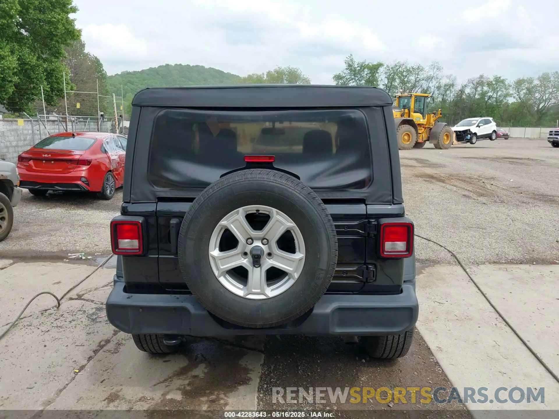 16 Photograph of a damaged car 1C4GJXAN6LW346800 JEEP WRANGLER 2020