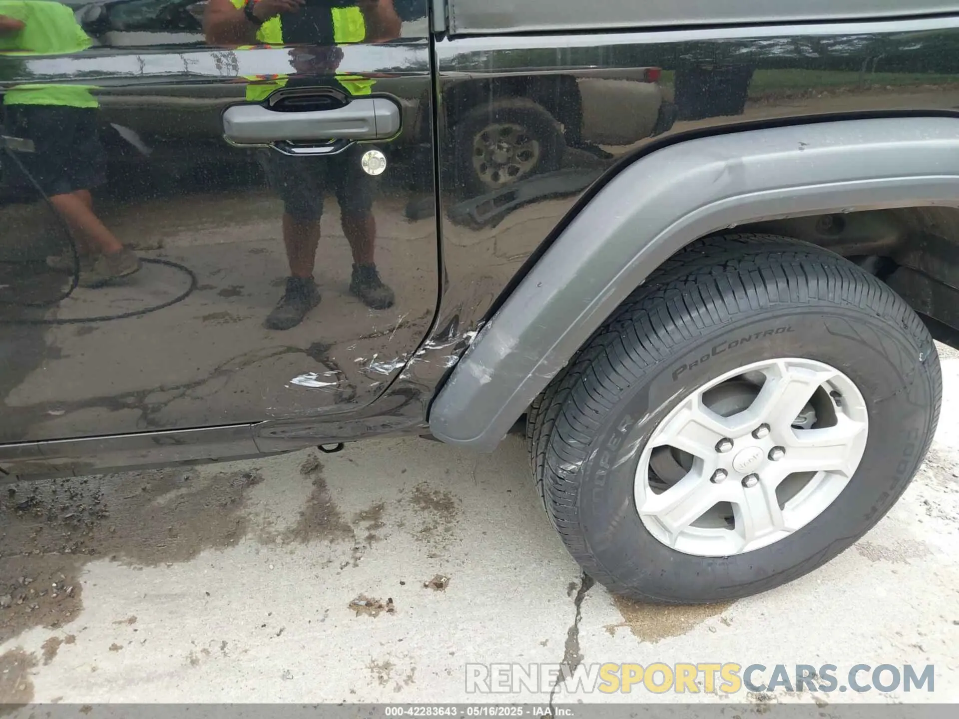 6 Photograph of a damaged car 1C4GJXAN6LW346800 JEEP WRANGLER 2020
