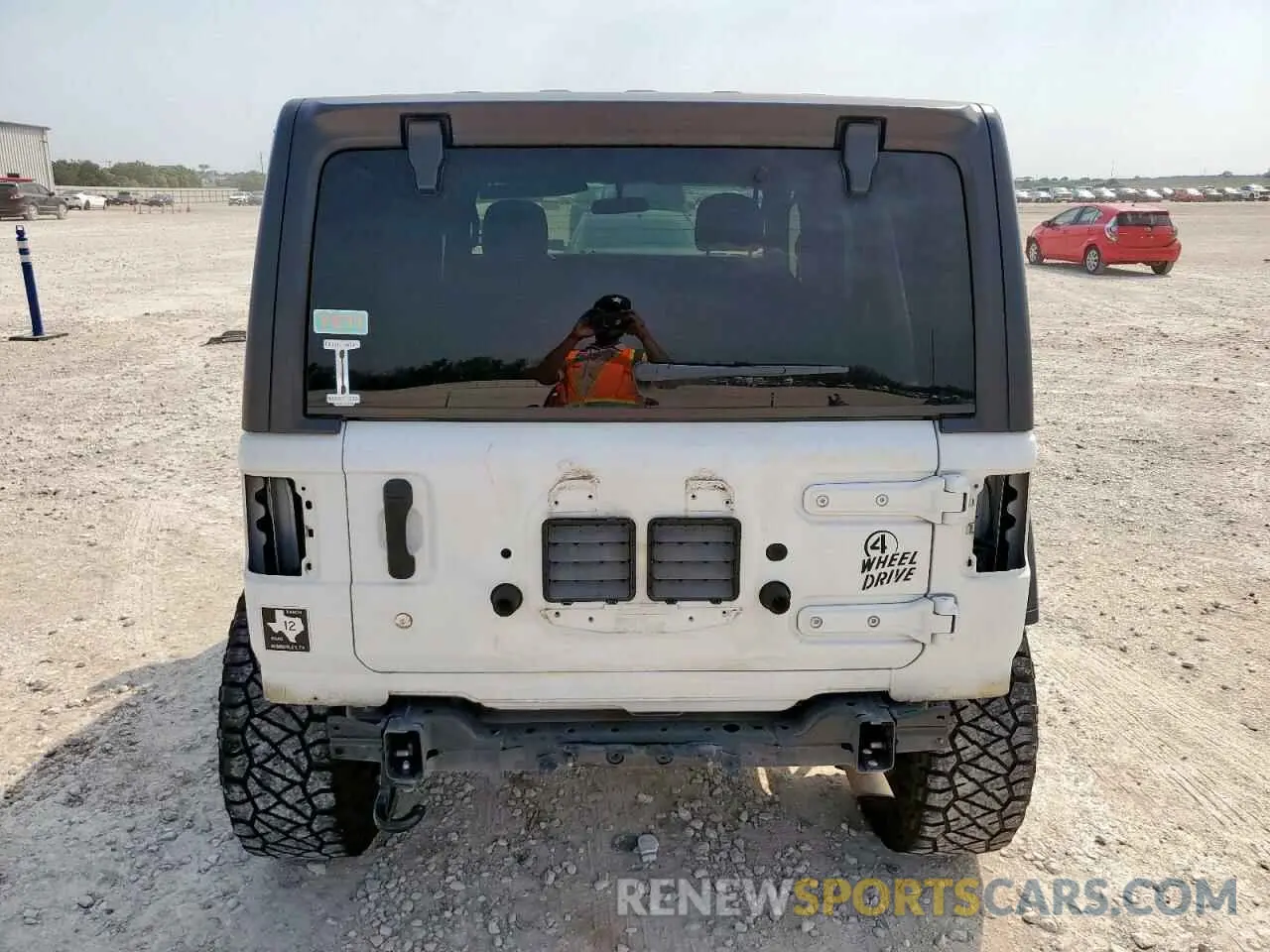 6 Photograph of a damaged car 1C4HJXDG6LW252353 JEEP WRANGLER 2020