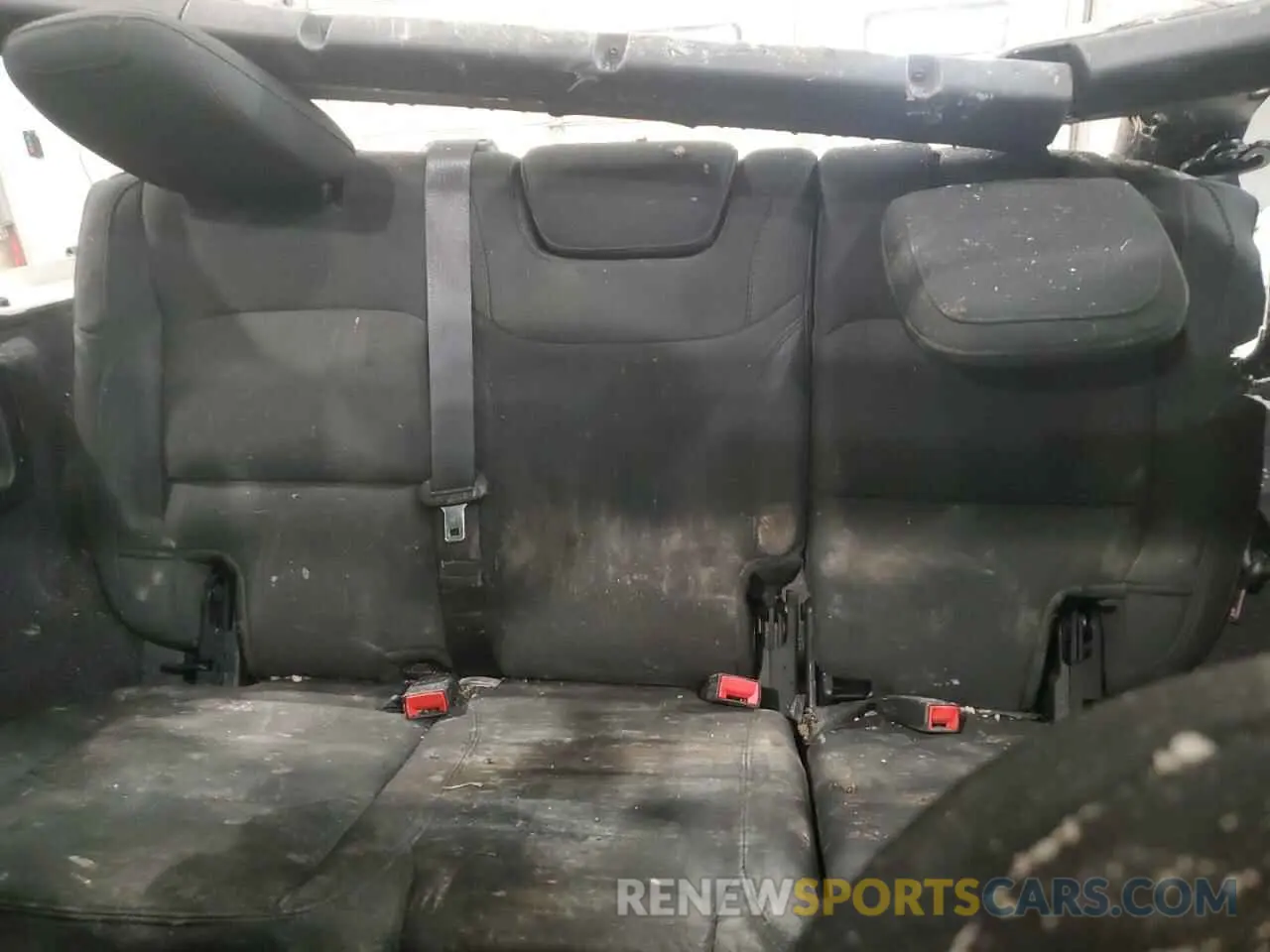 10 Photograph of a damaged car 1C4HJXDNXLW348906 JEEP WRANGLER 2020