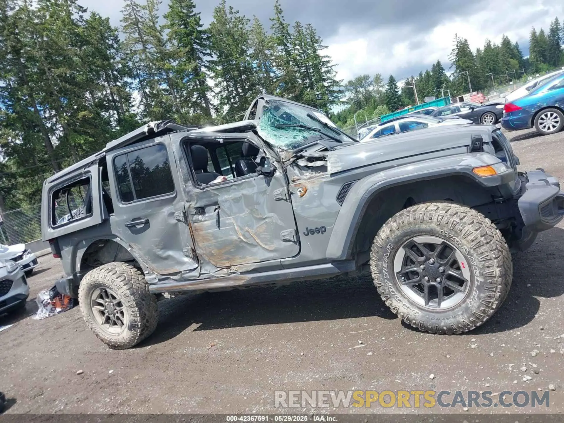13 Photograph of a damaged car 1C4HJXEG8LW112903 JEEP WRANGLER 2020