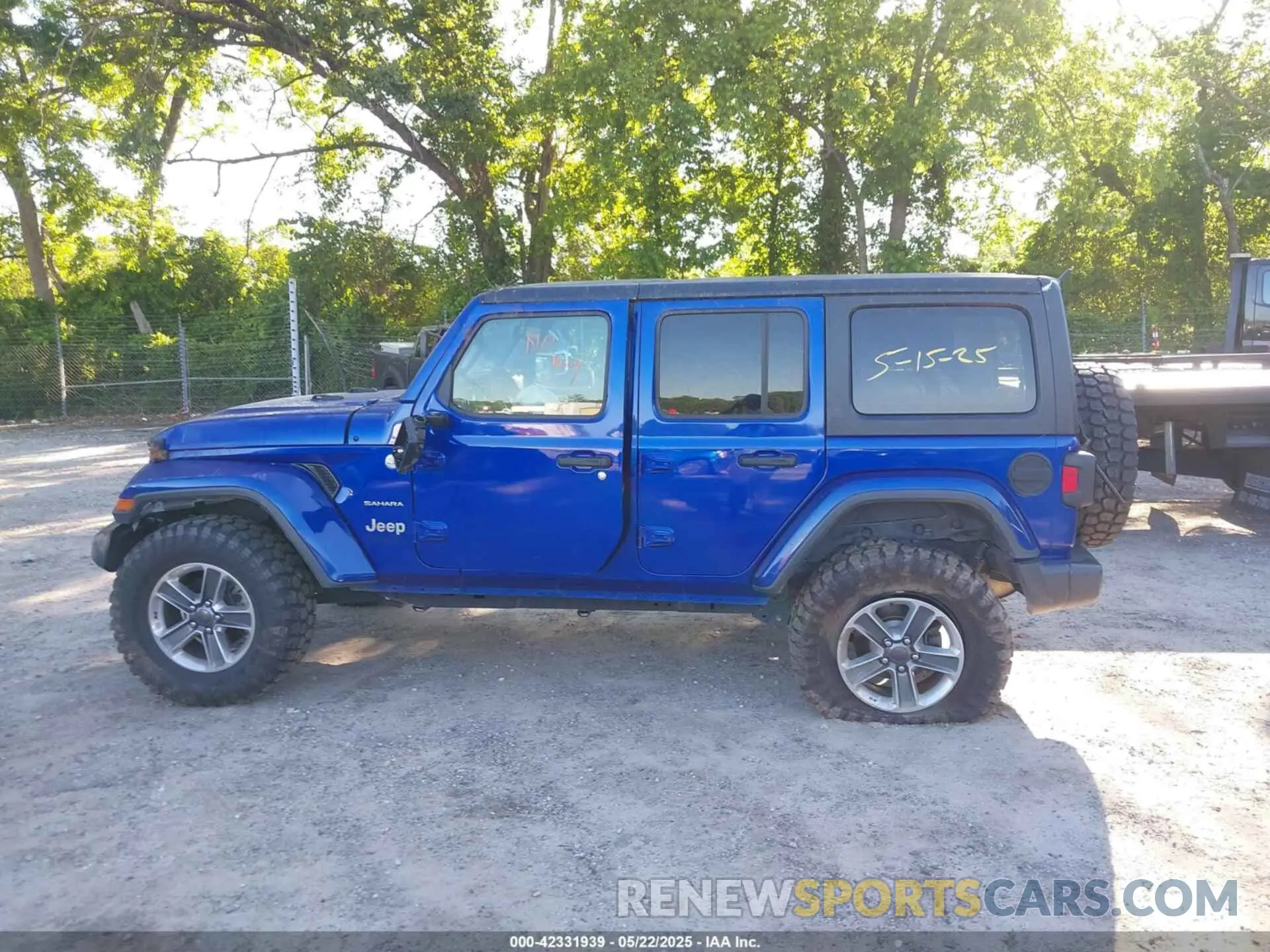 13 Photograph of a damaged car 1C4HJXEN6LW272423 JEEP WRANGLER 2020