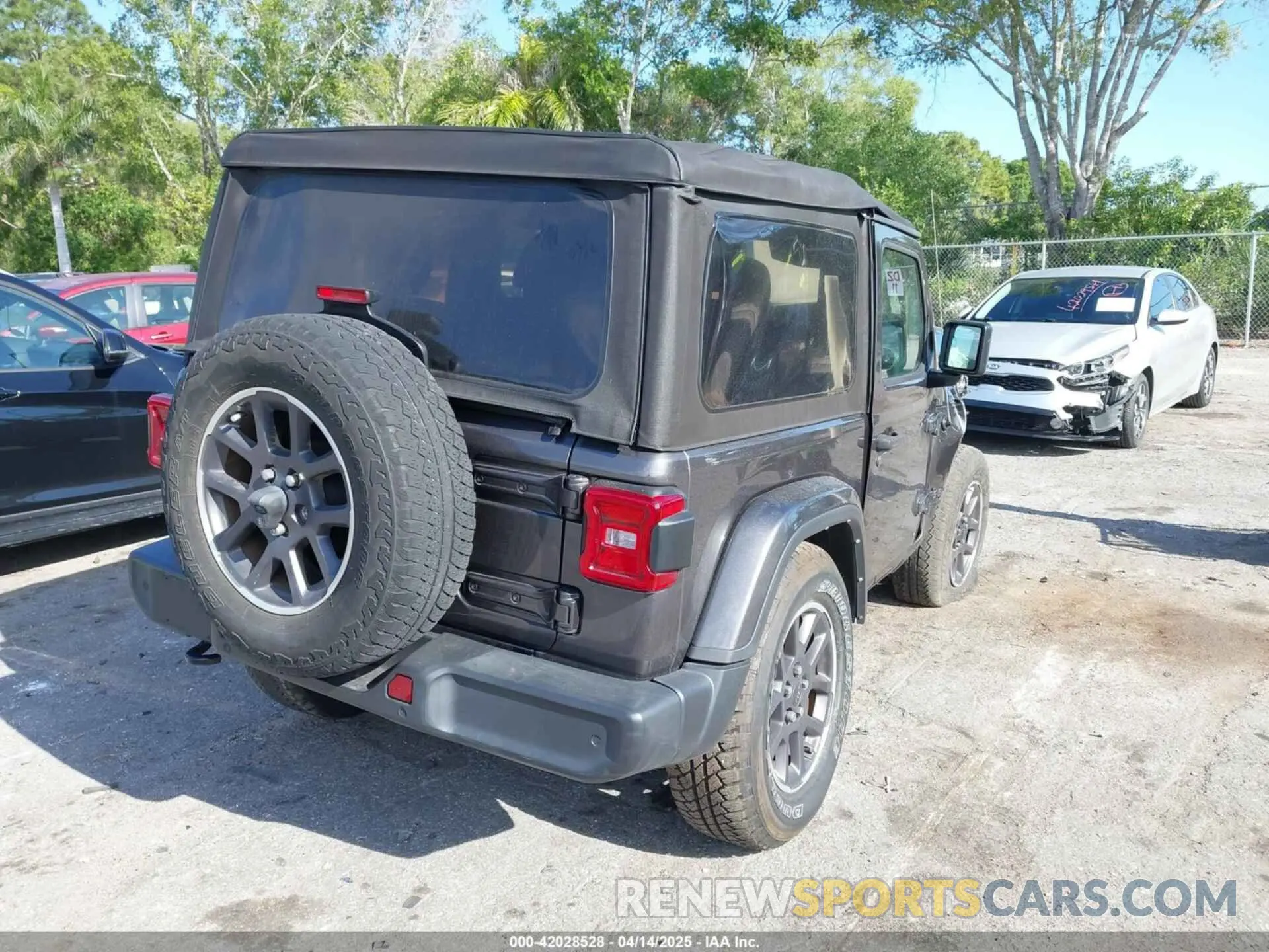 12 Фотография поврежденного автомобиля 1C4GJXAN7MW691190 JEEP WRANGLER 2021