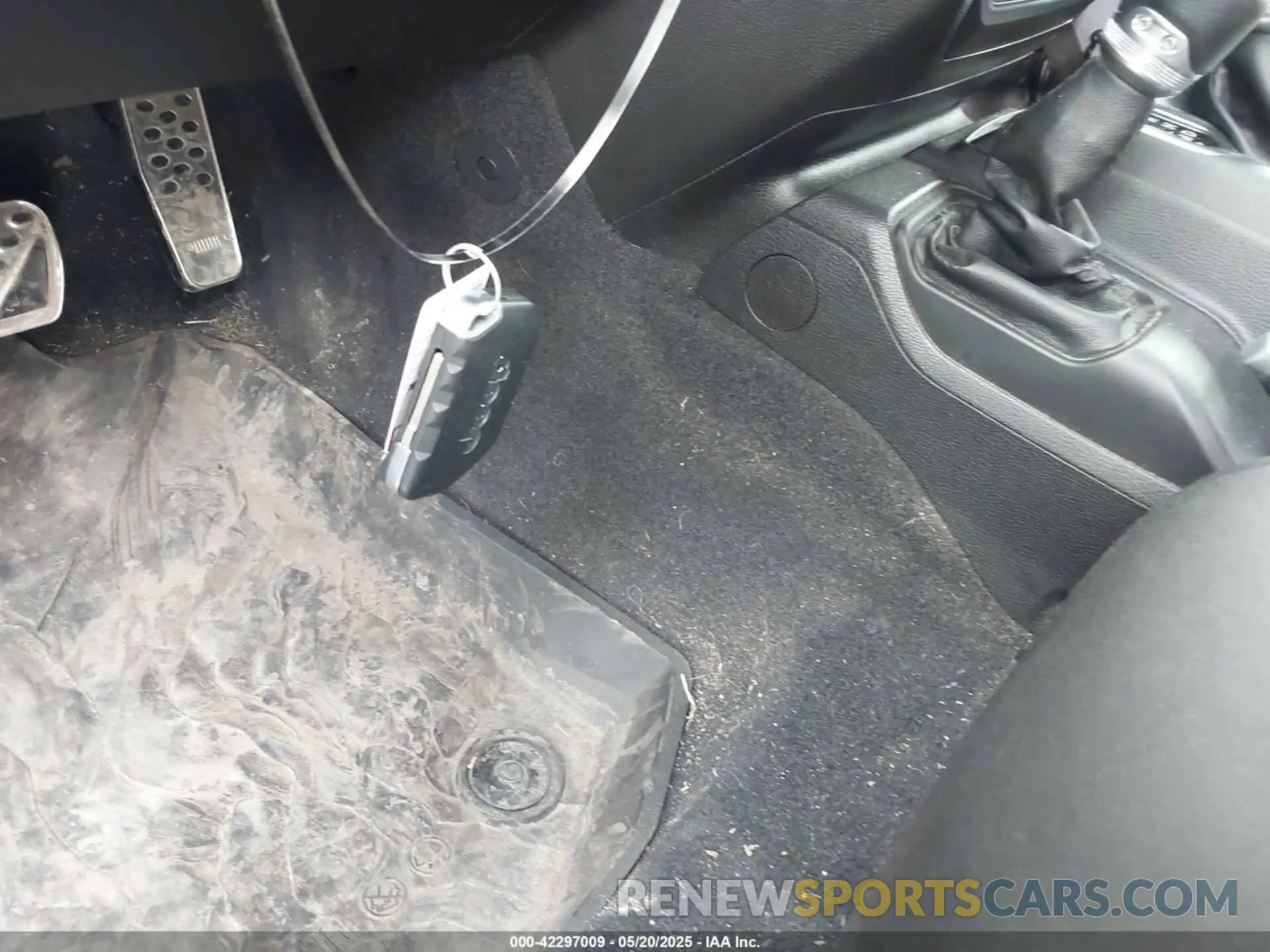 11 Photograph of a damaged car 1C4HJXAG4MW614802 JEEP WRANGLER 2021