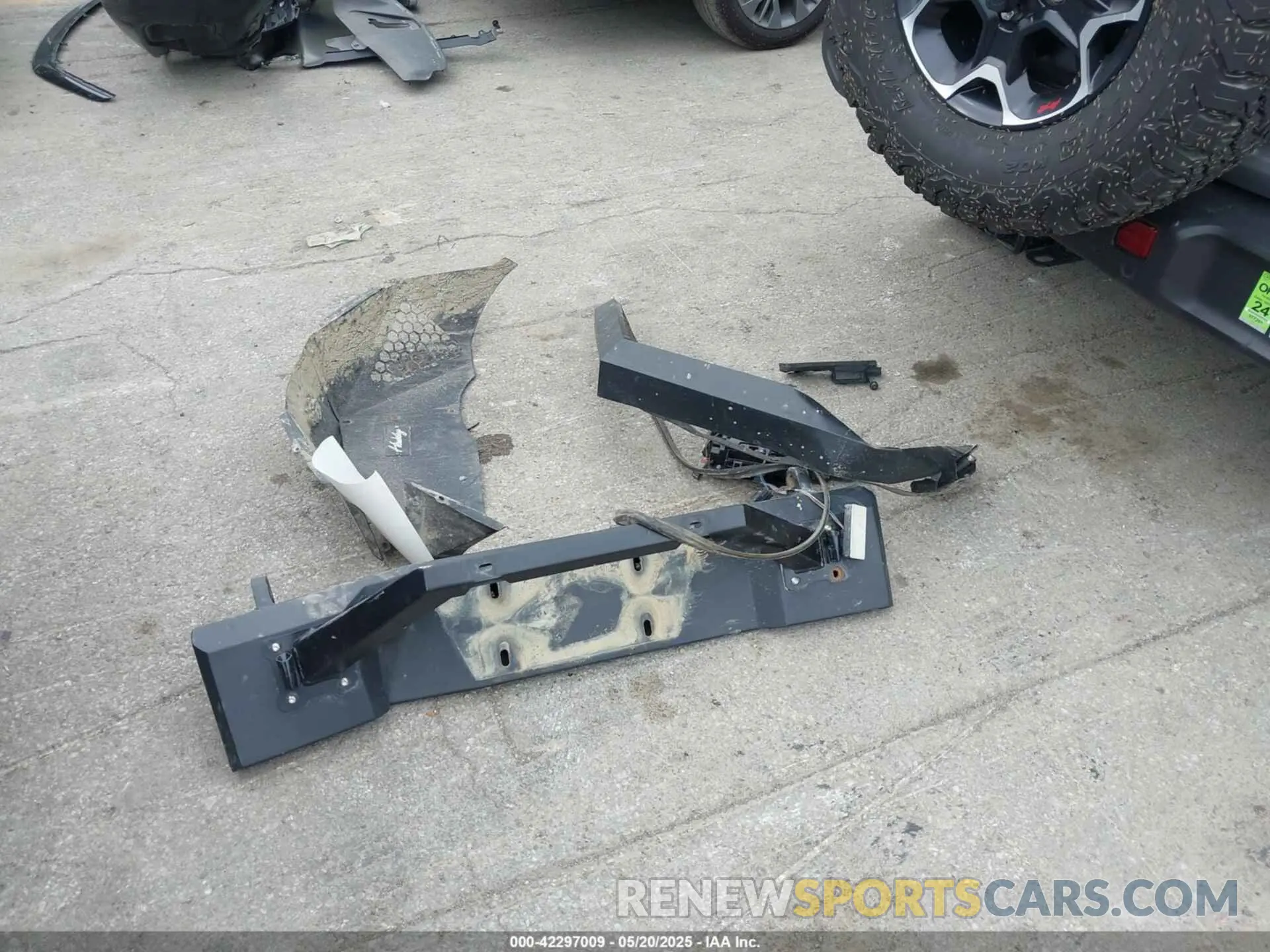 12 Photograph of a damaged car 1C4HJXAG4MW614802 JEEP WRANGLER 2021