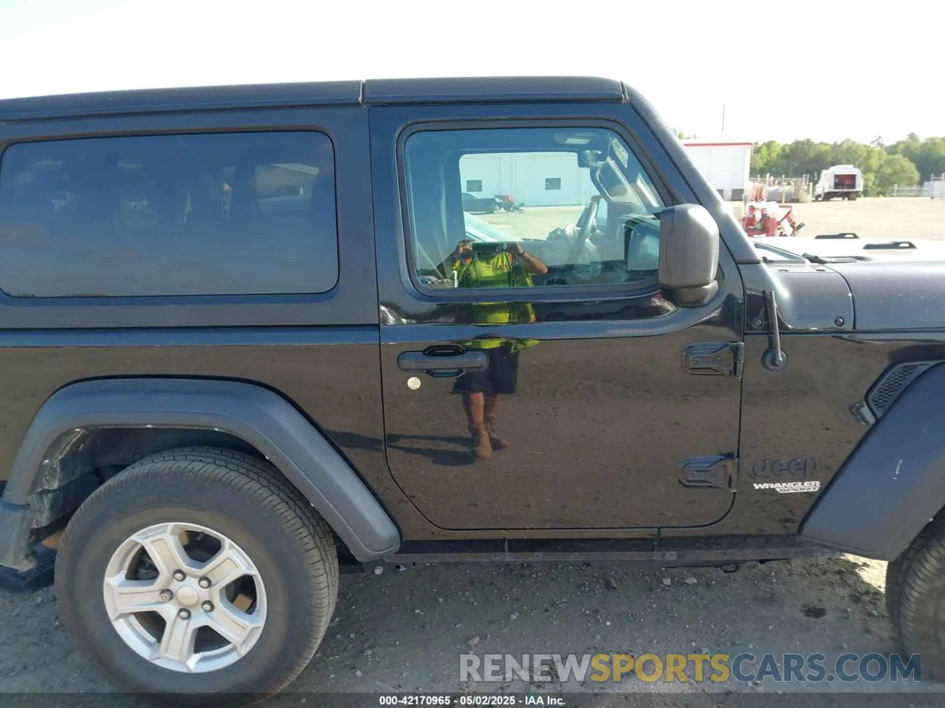 13 Photograph of a damaged car 1C4HJXAG6MW744998 JEEP WRANGLER 2021