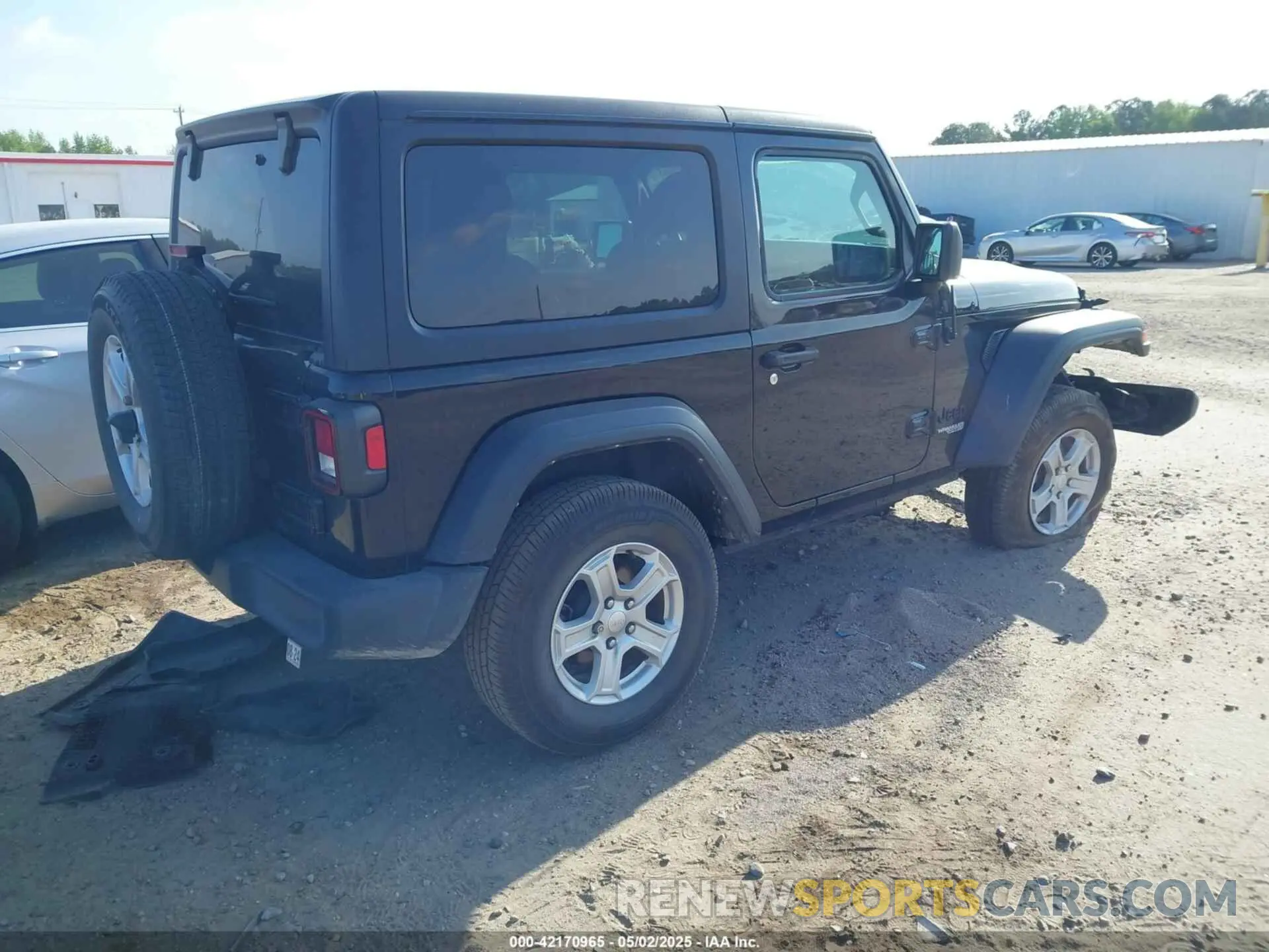 4 Photograph of a damaged car 1C4HJXAG6MW744998 JEEP WRANGLER 2021
