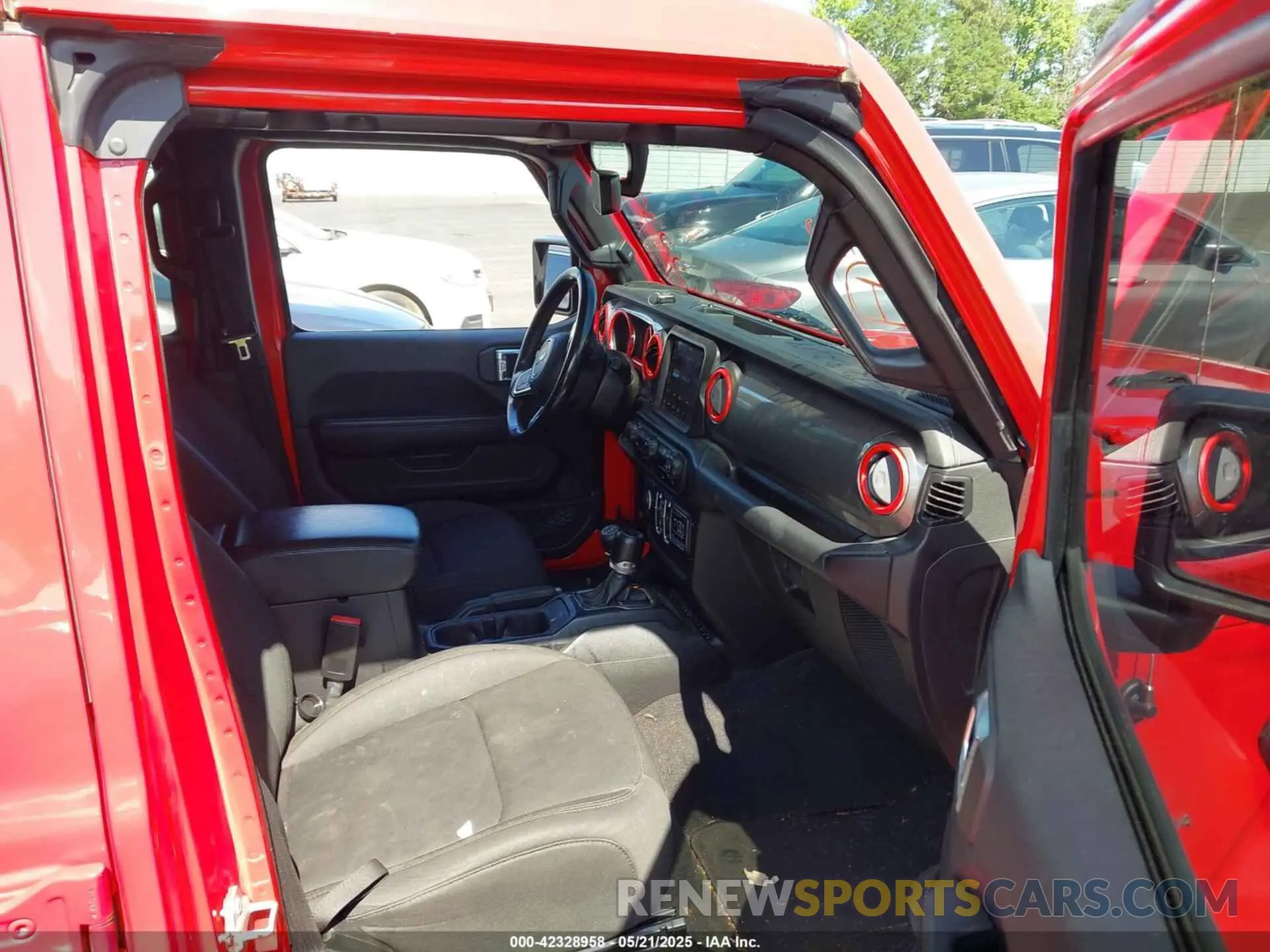 5 Photograph of a damaged car 1C4HJXEN8MW622359 JEEP WRANGLER 2021