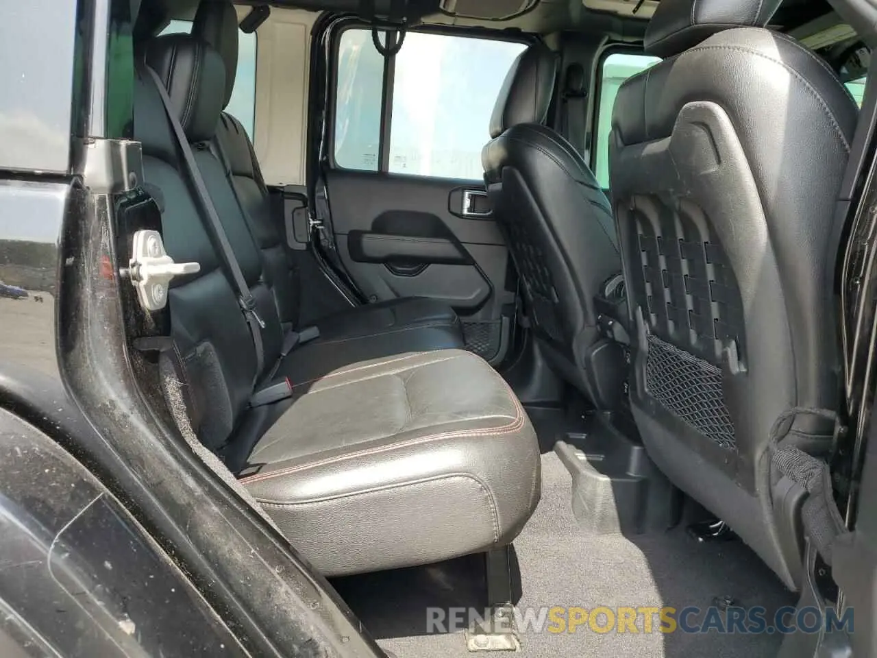 11 Photograph of a damaged car 1C4HJXFN4MW695887 JEEP WRANGLER 2021