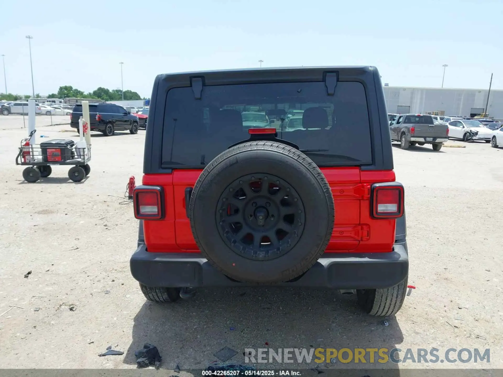 16 Photograph of a damaged car 1C4GJXAG3NW195967 JEEP WRANGLER 2022
