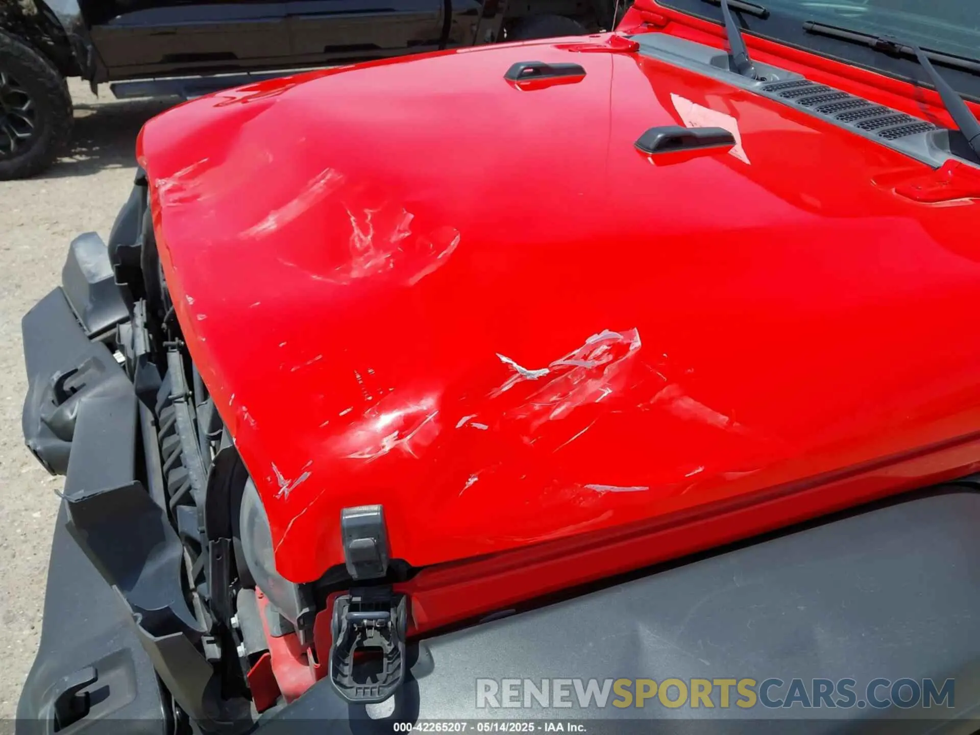 19 Photograph of a damaged car 1C4GJXAG3NW195967 JEEP WRANGLER 2022