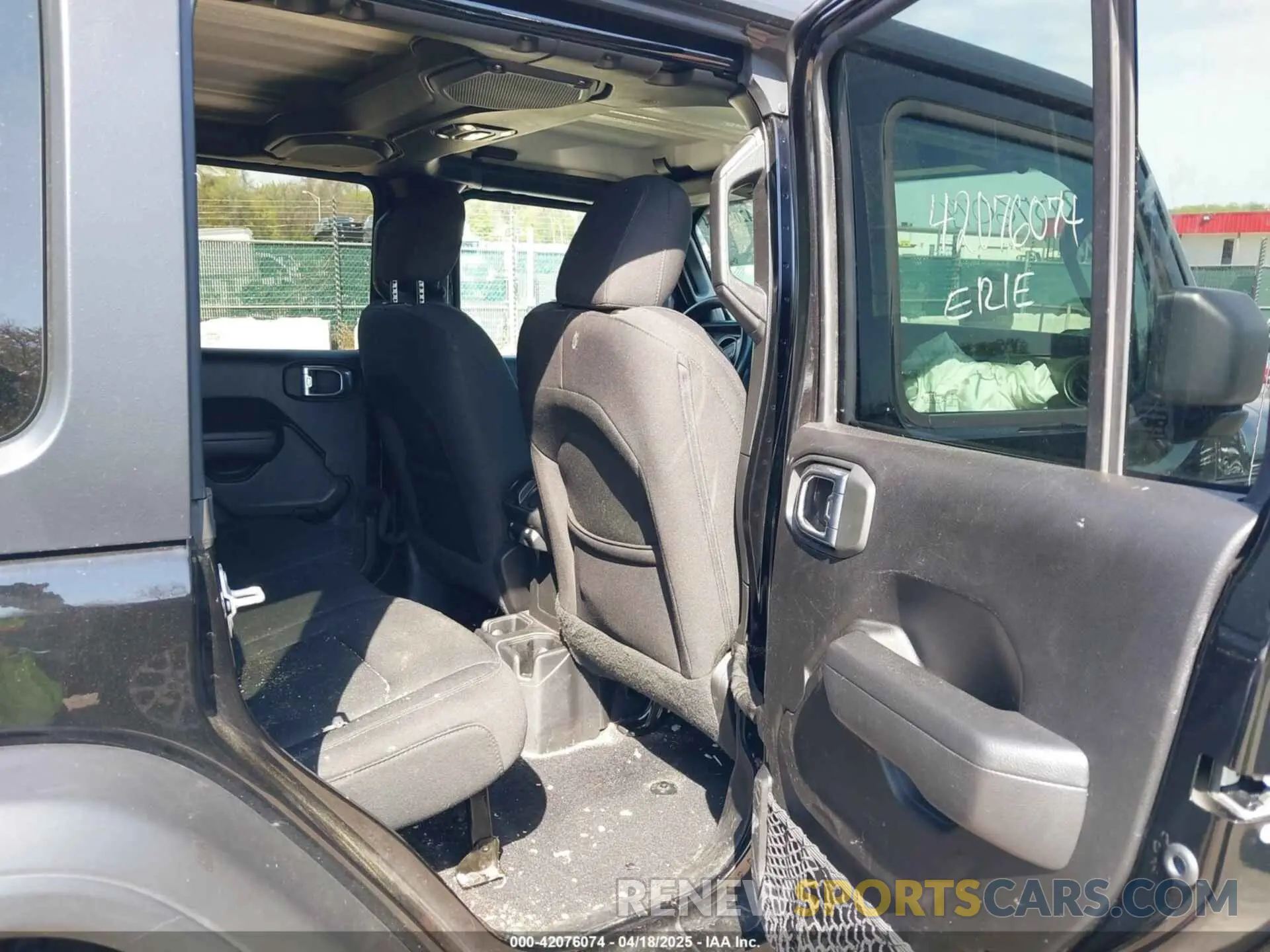 8 Photograph of a damaged car 1C4HJXDM8NW174277 JEEP WRANGLER 2022