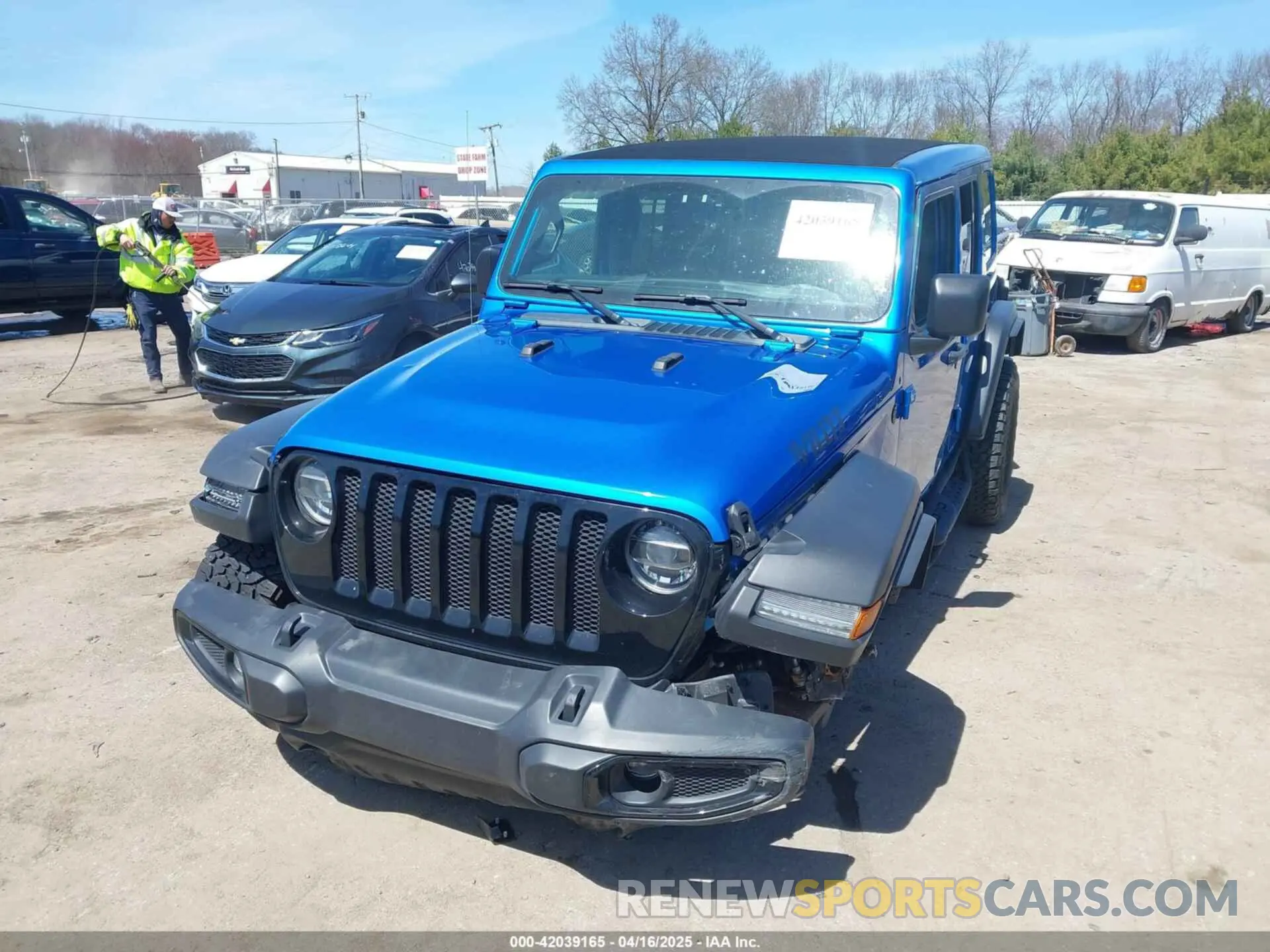 2 Photograph of a damaged car 1C4HJXDN5NW269680 JEEP WRANGLER 2022