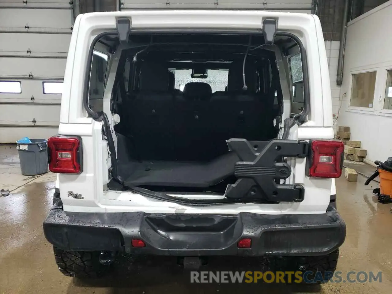 6 Photograph of a damaged car 1C4HJXEG7NW172299 JEEP WRANGLER 2022