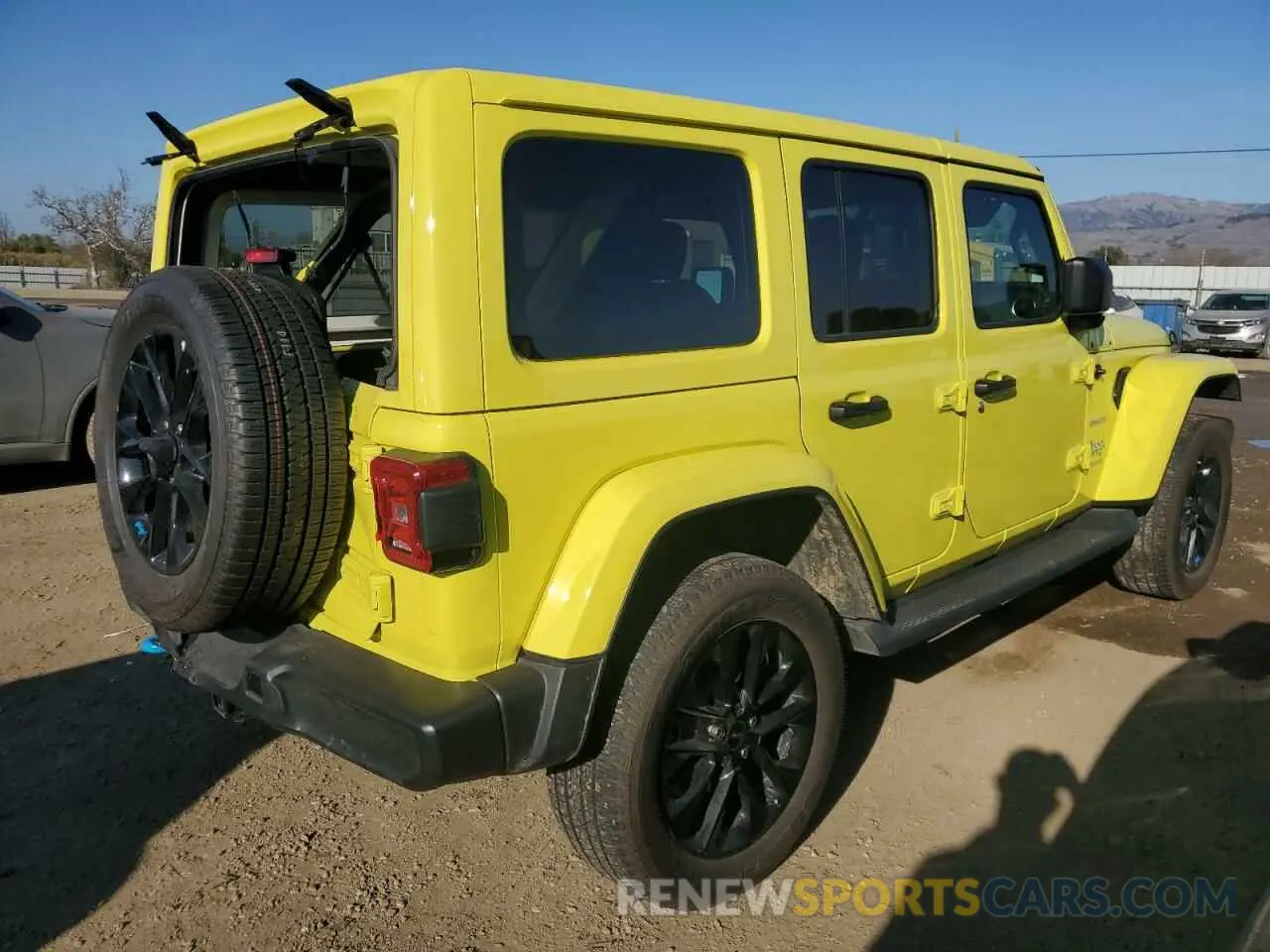 3 Photograph of a damaged car 1C4JJXP64NW229242 JEEP WRANGLER 2022