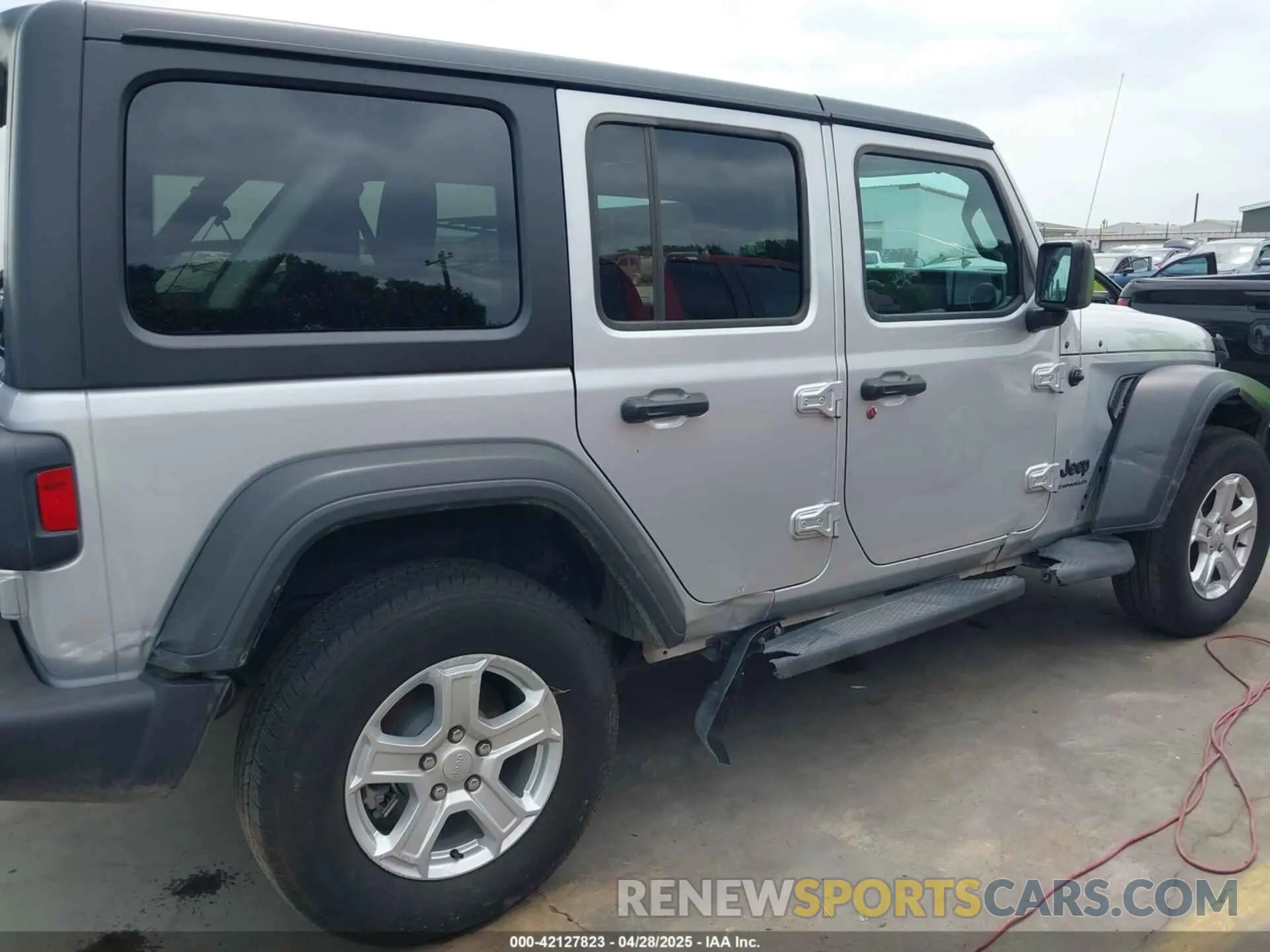 18 Photograph of a damaged car 1C4HJXDG2PW508235 JEEP WRANGLER 2023