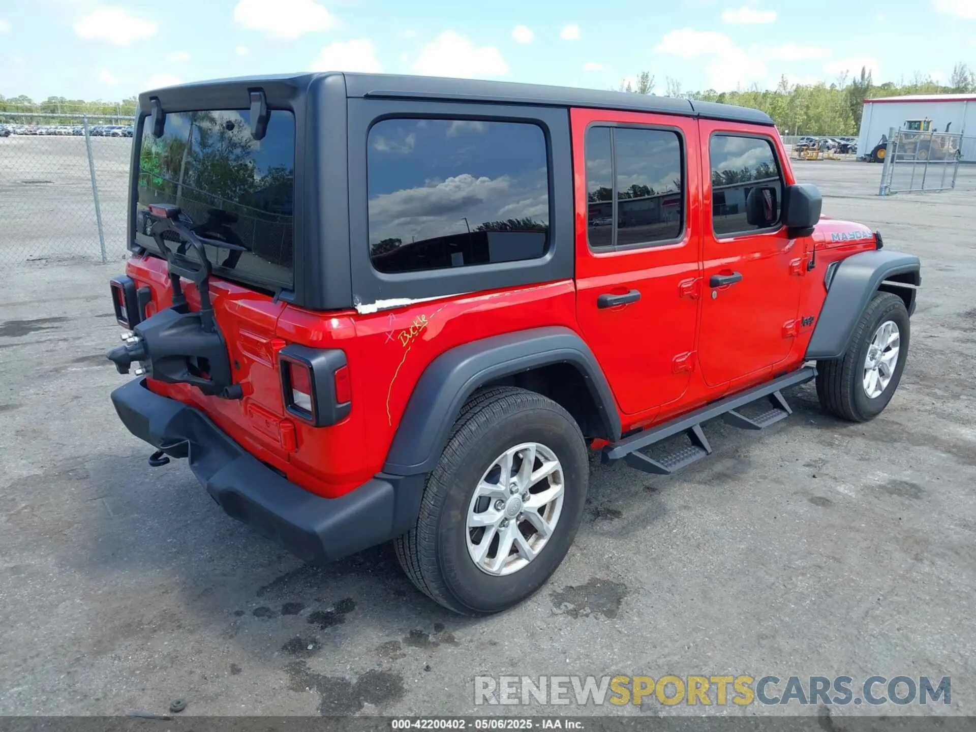 4 Фотография поврежденного автомобиля 1C4HJXDG4PW678113 JEEP WRANGLER 2023