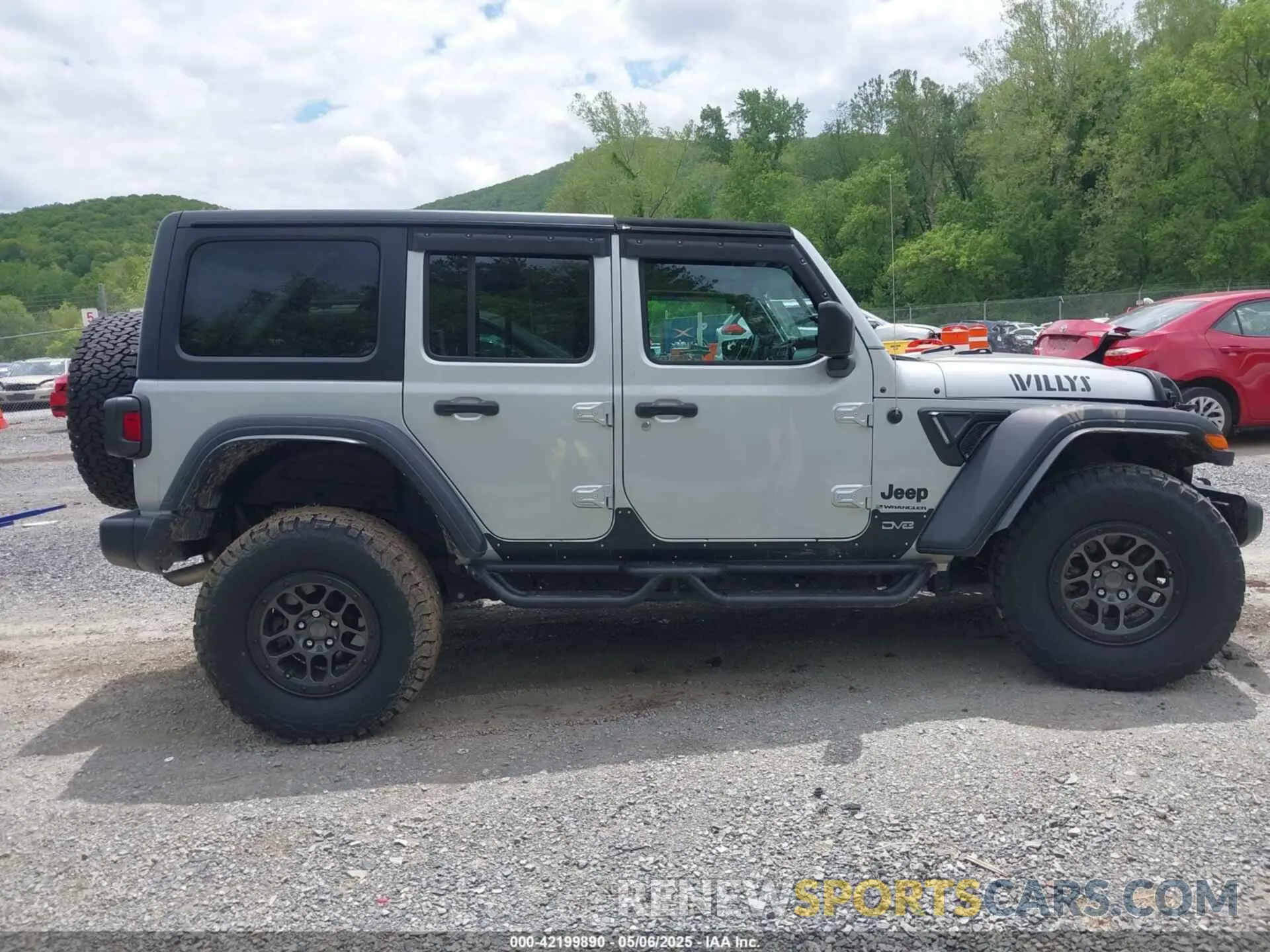 13 Photograph of a damaged car 1C4HJXDN0PW511682 JEEP WRANGLER 2023