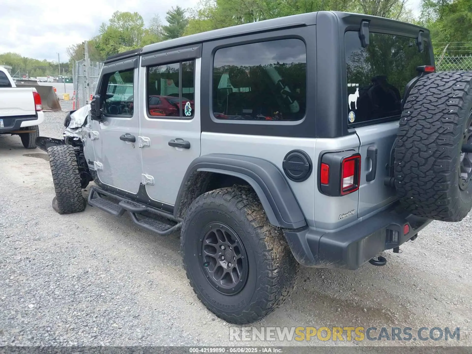 3 Photograph of a damaged car 1C4HJXDN0PW511682 JEEP WRANGLER 2023