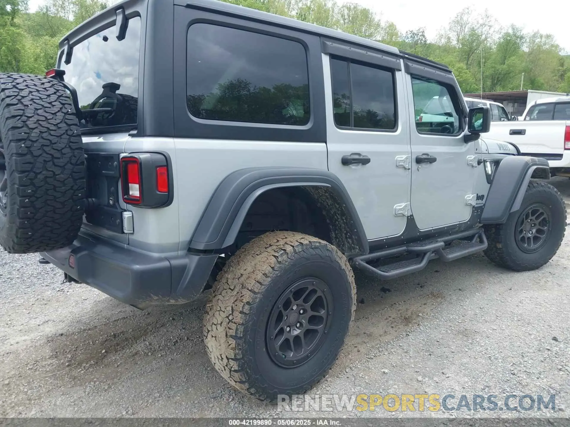 4 Photograph of a damaged car 1C4HJXDN0PW511682 JEEP WRANGLER 2023