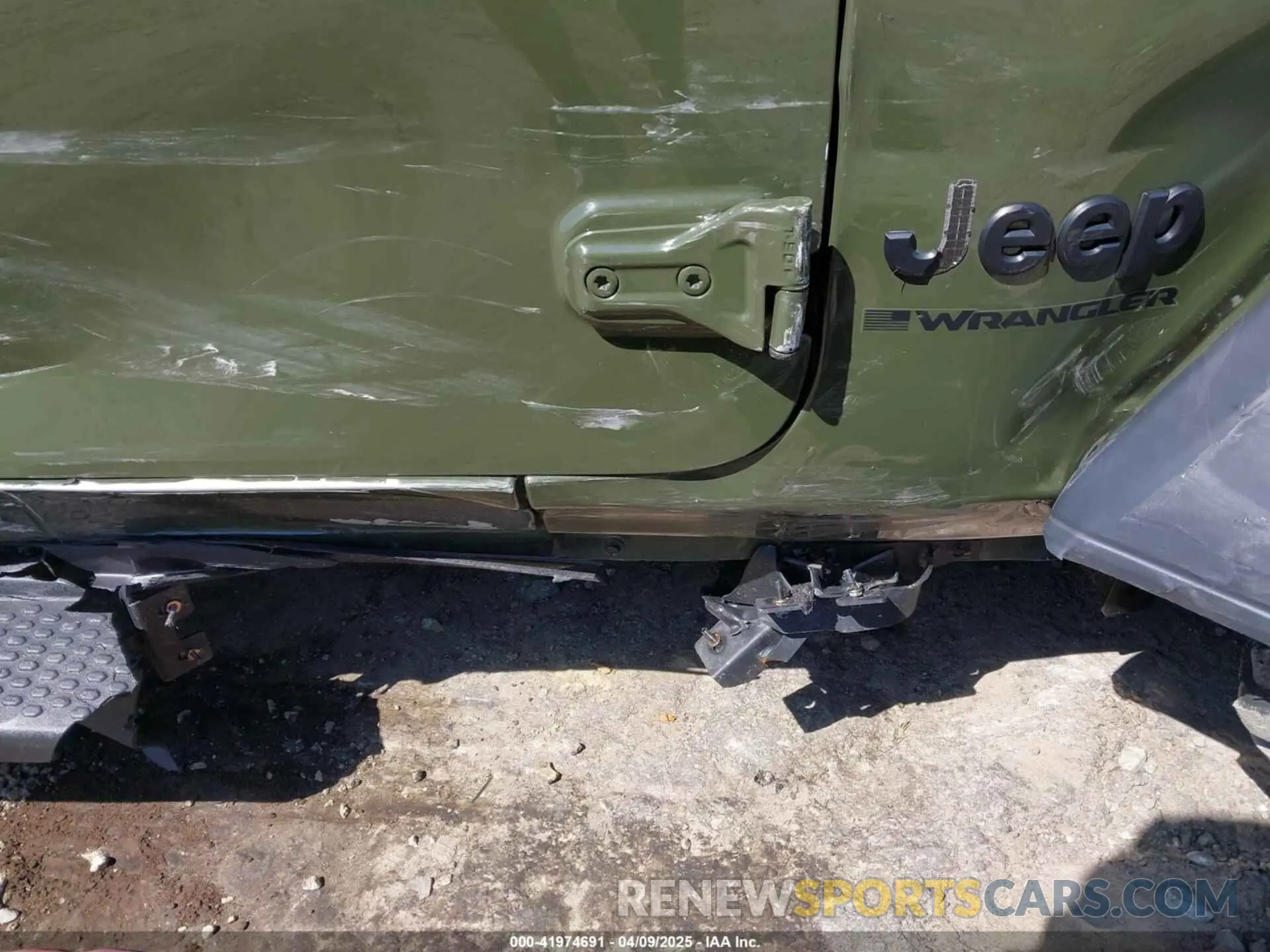 19 Photograph of a damaged car 1C4HJXDN0PW695795 JEEP WRANGLER 2023