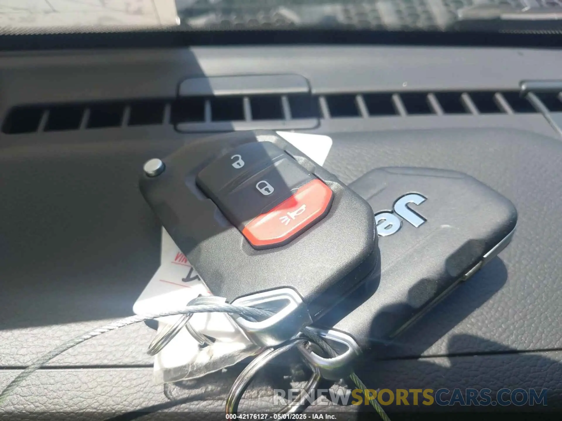 11 Фотография поврежденного автомобиля 1C4HJXDN5PW671167 JEEP WRANGLER 2023