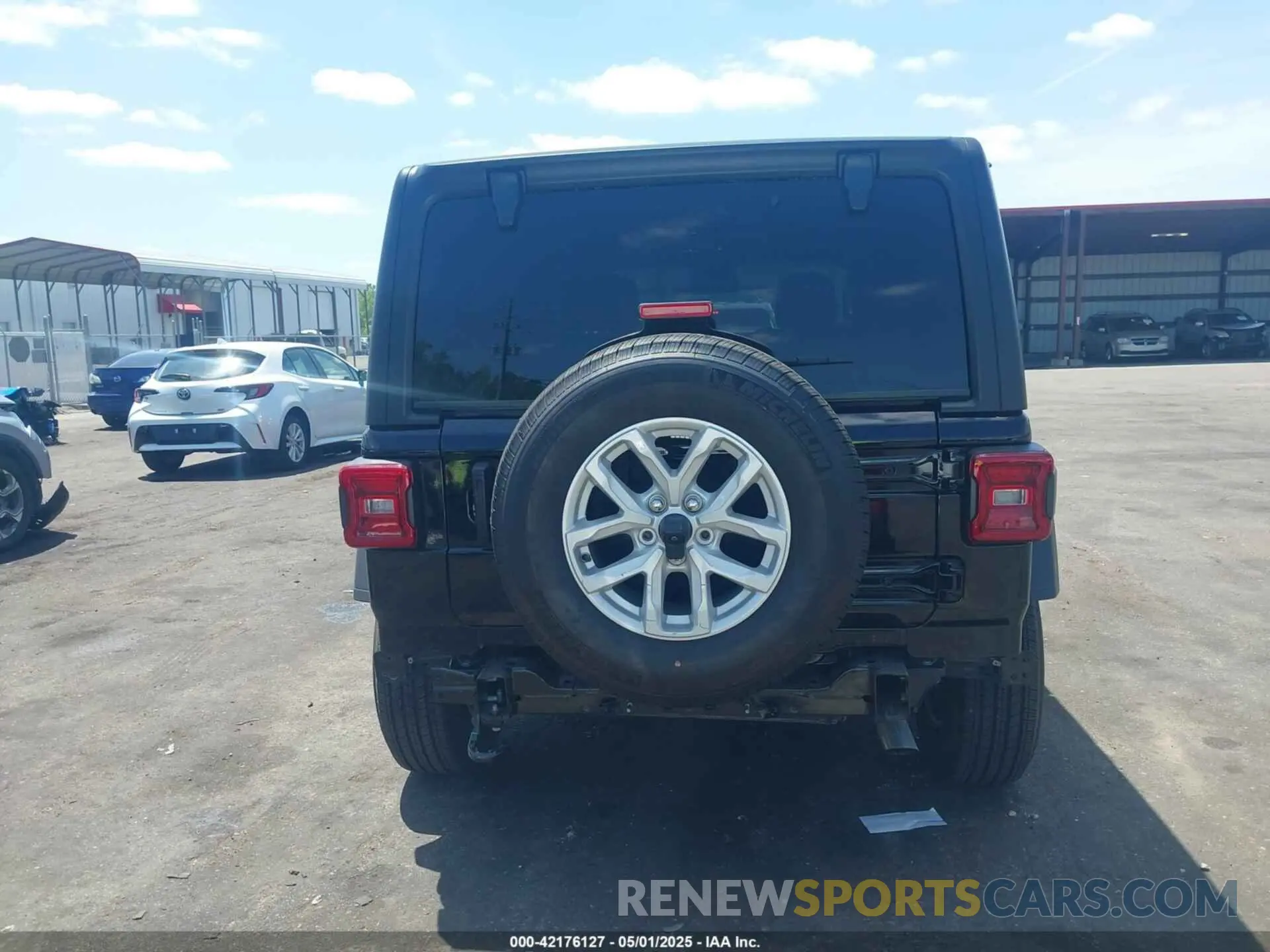 17 Фотография поврежденного автомобиля 1C4HJXDN5PW671167 JEEP WRANGLER 2023