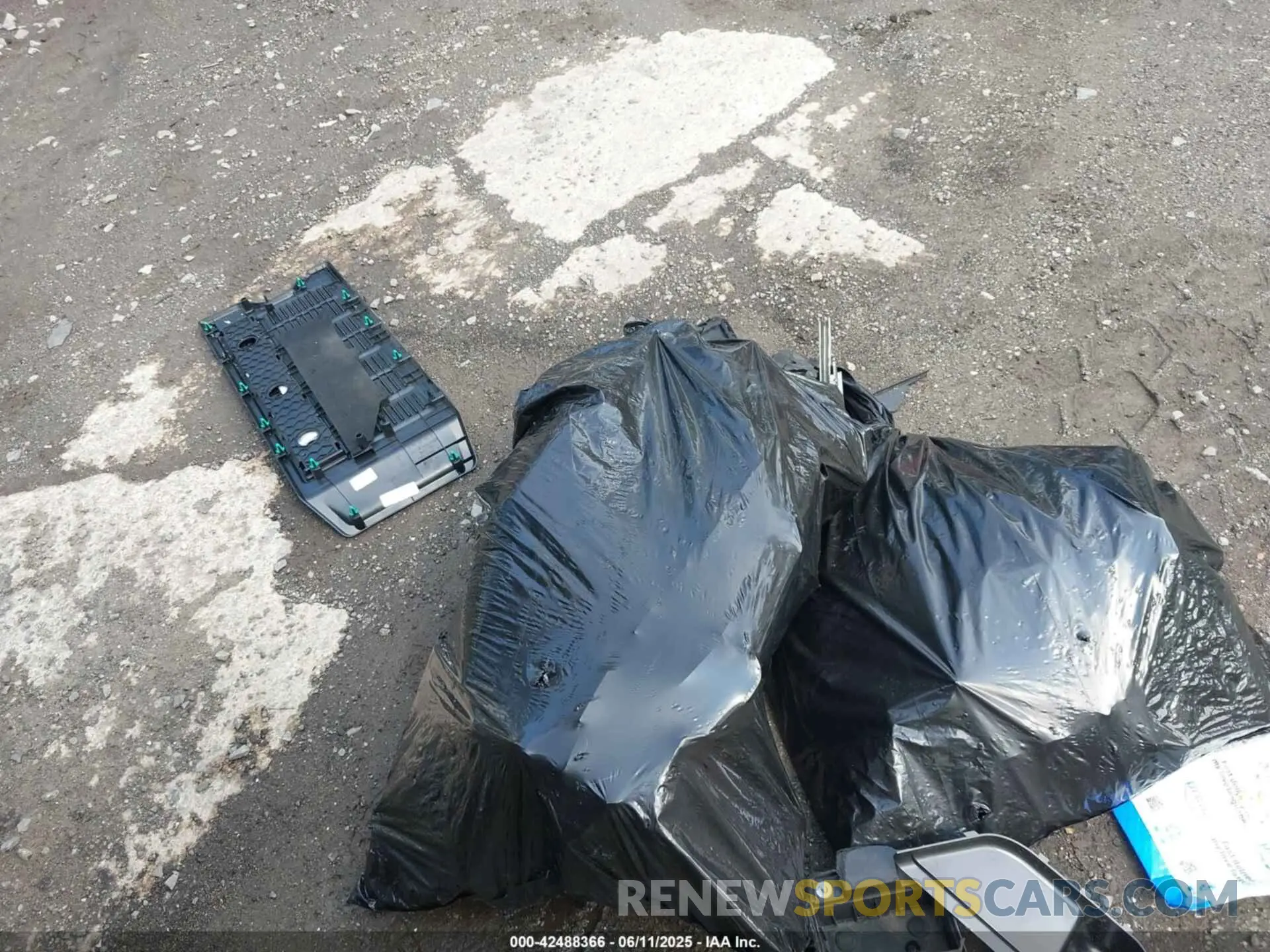 11 Photograph of a damaged car 1C4HJXDN9PW638995 JEEP WRANGLER 2023