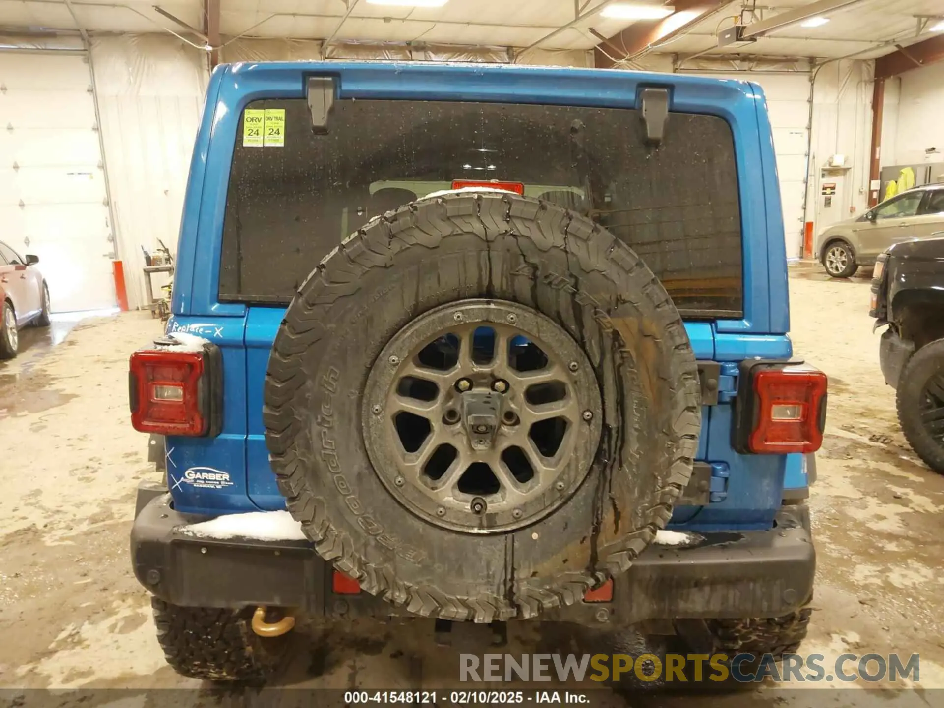 16 Photograph of a damaged car 1C4JJXSJ1PW566059 JEEP WRANGLER 2023